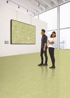 Naturgummibelegget «Noraplan Iona» fra Nora Systems ble lansert under byggmessen i München 2017. – Dette gulvet minner om verkene til Jackson Pollock, sier Ingo Baenisch. 