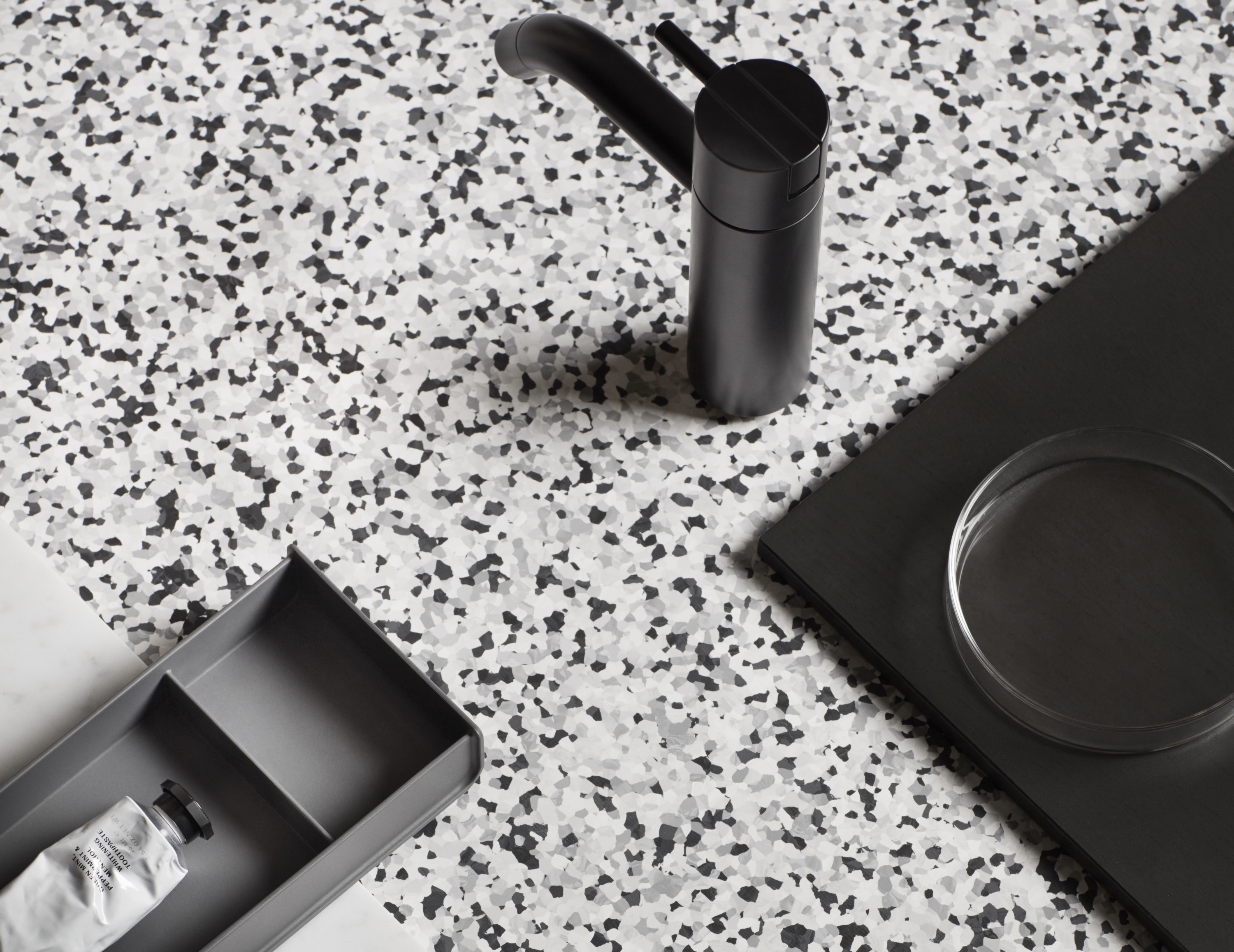 Velg trendy mønster i vinyl på badet