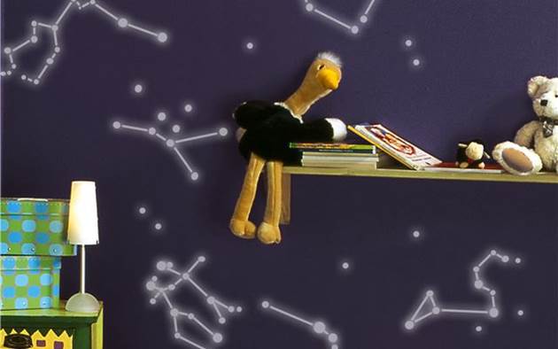 STJERNETEGN:&nbsp;Selvlysende maling ser t&oslash;ft ut n&aring;r det er m&oslash;rkt, og kan by p&aring; spennende l&aelig;rdom om universet v&aring;rt.