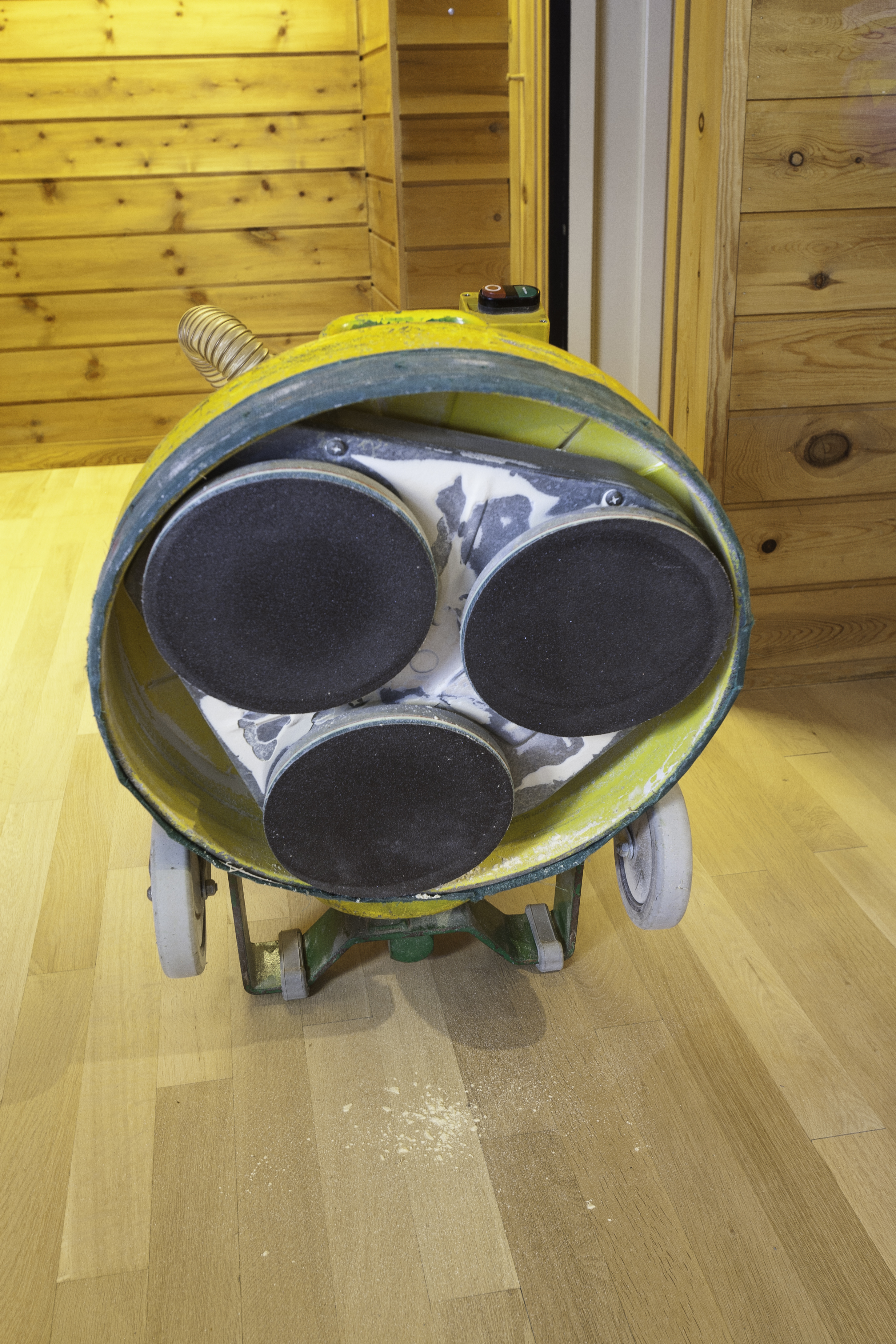 Riktig utført er gulvslipingen støvfri