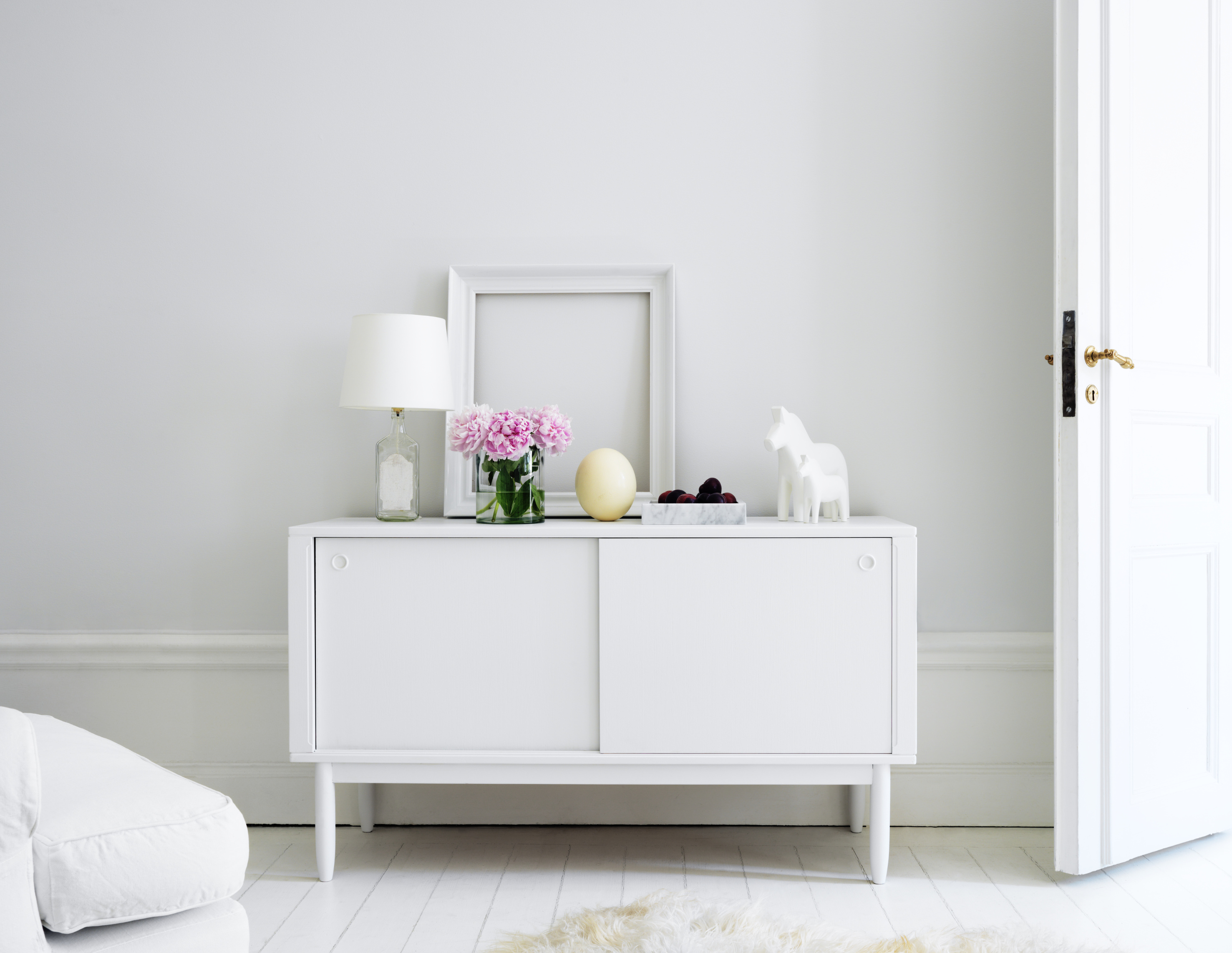 Hvite vegger til salgs