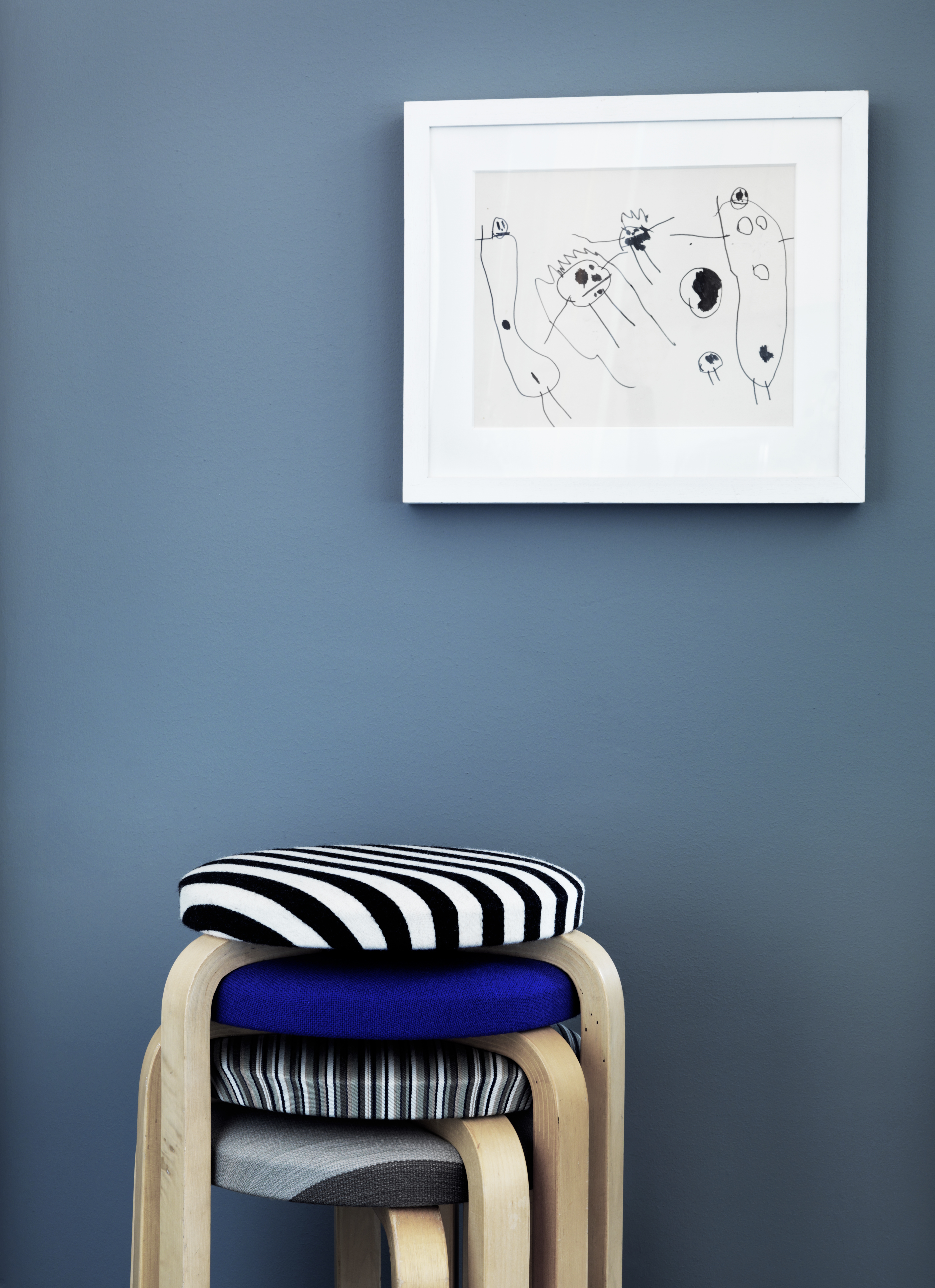 Blå vegger kan gi en rolig og harmonisk stemning.