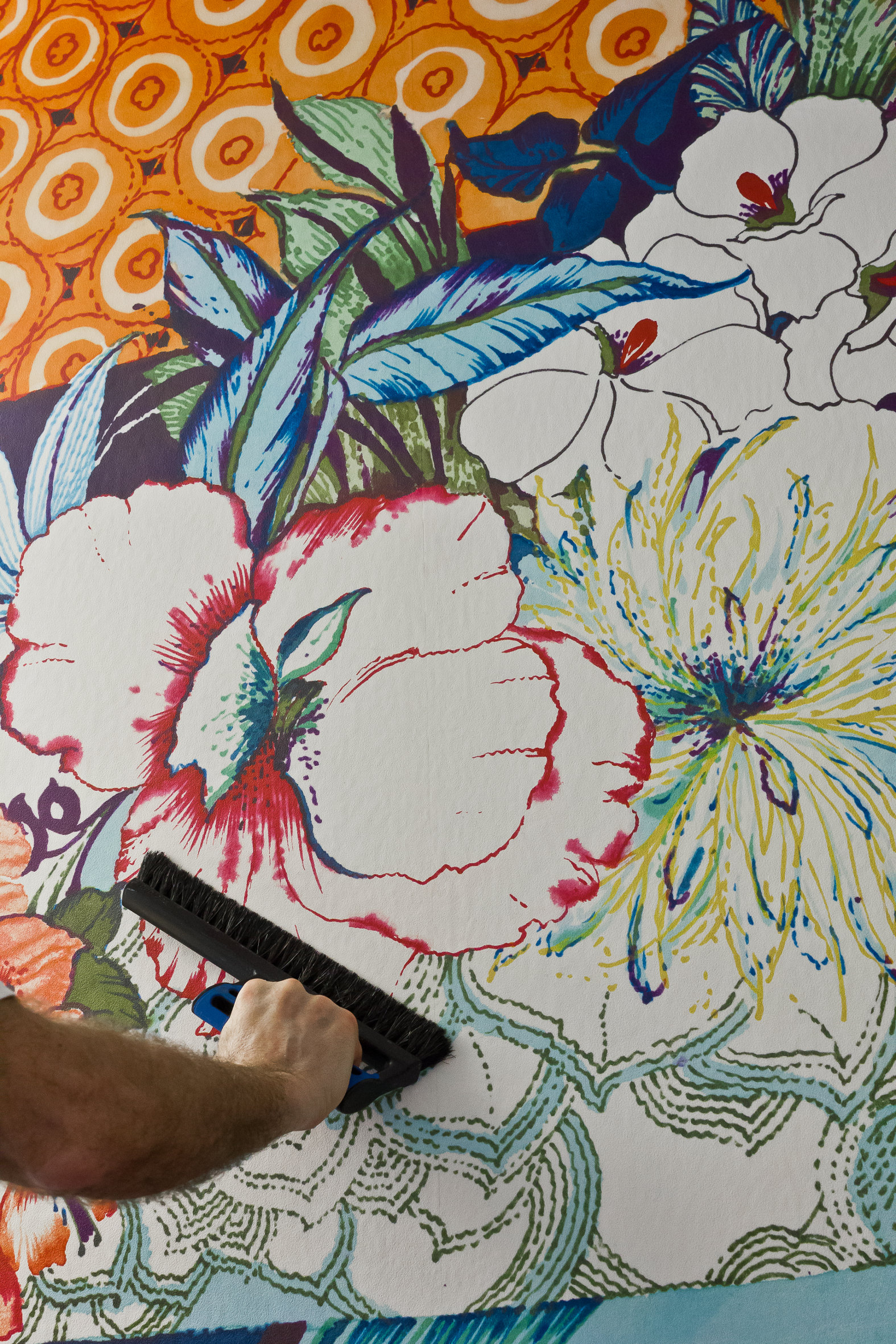 Sørg for at alle luftbobler blir strøket ut.