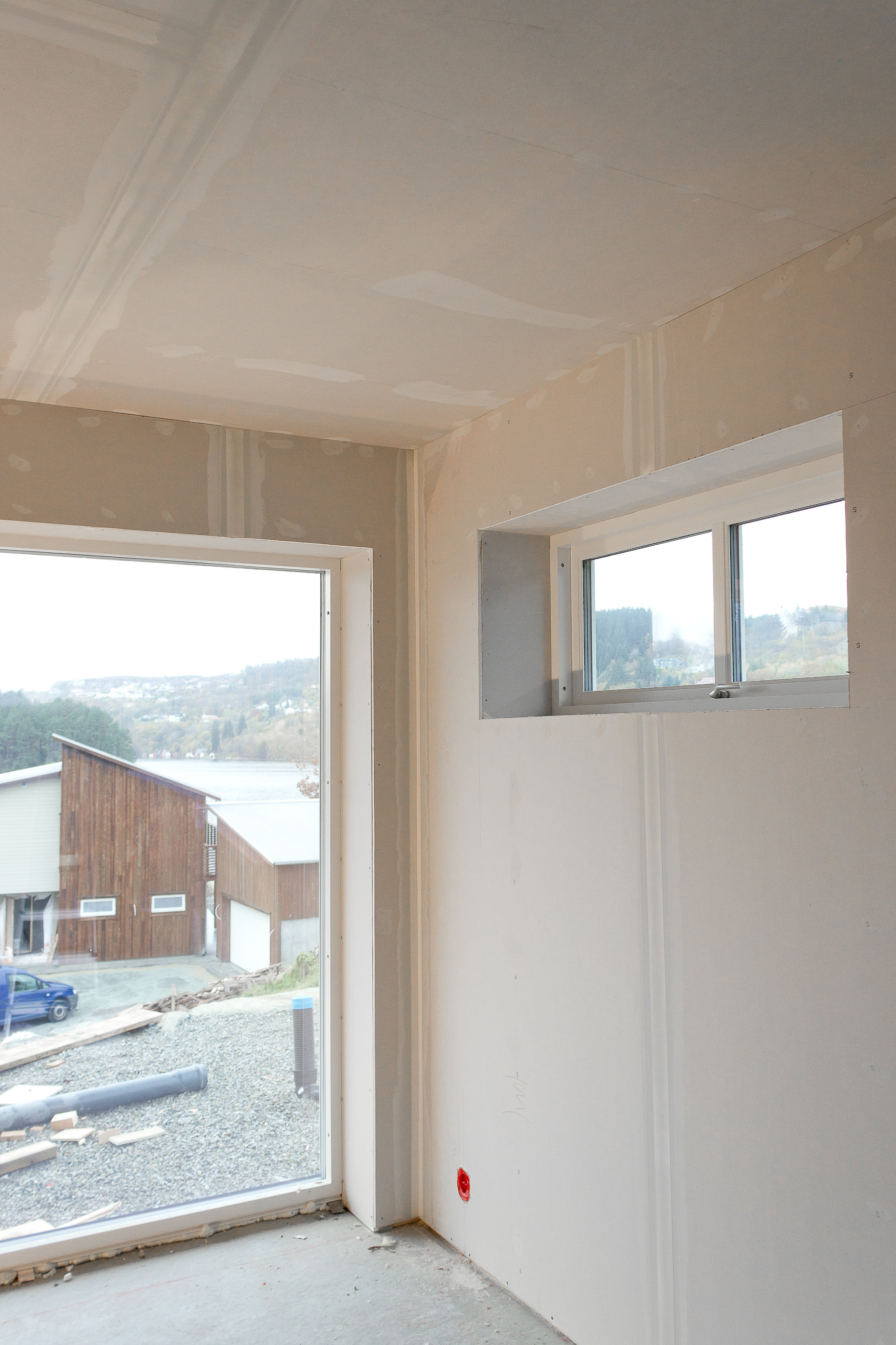 sparkling av gipsplater i utbygg