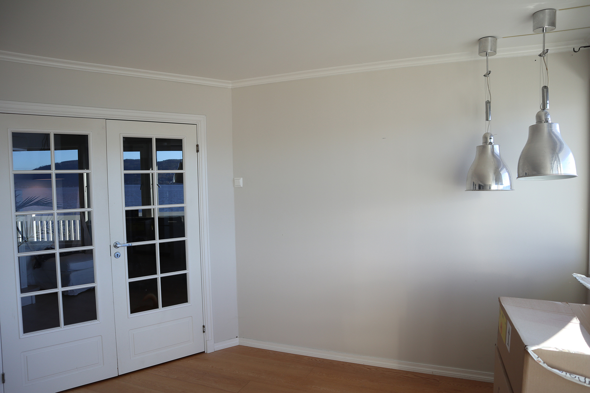 FLATT OG HVITT: Denne sonen var fargeløs og manglet personlighet. 