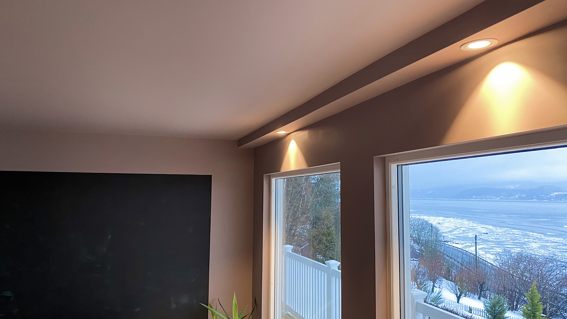 HJEMMELAGET SPOTKASSE: Spotkassen er laget med «INNKASSING L1 PU» fra Deco Systems, som originalt var 15x15 cm. Andreas har selv skjært til høyden for å passe hans preferanser.