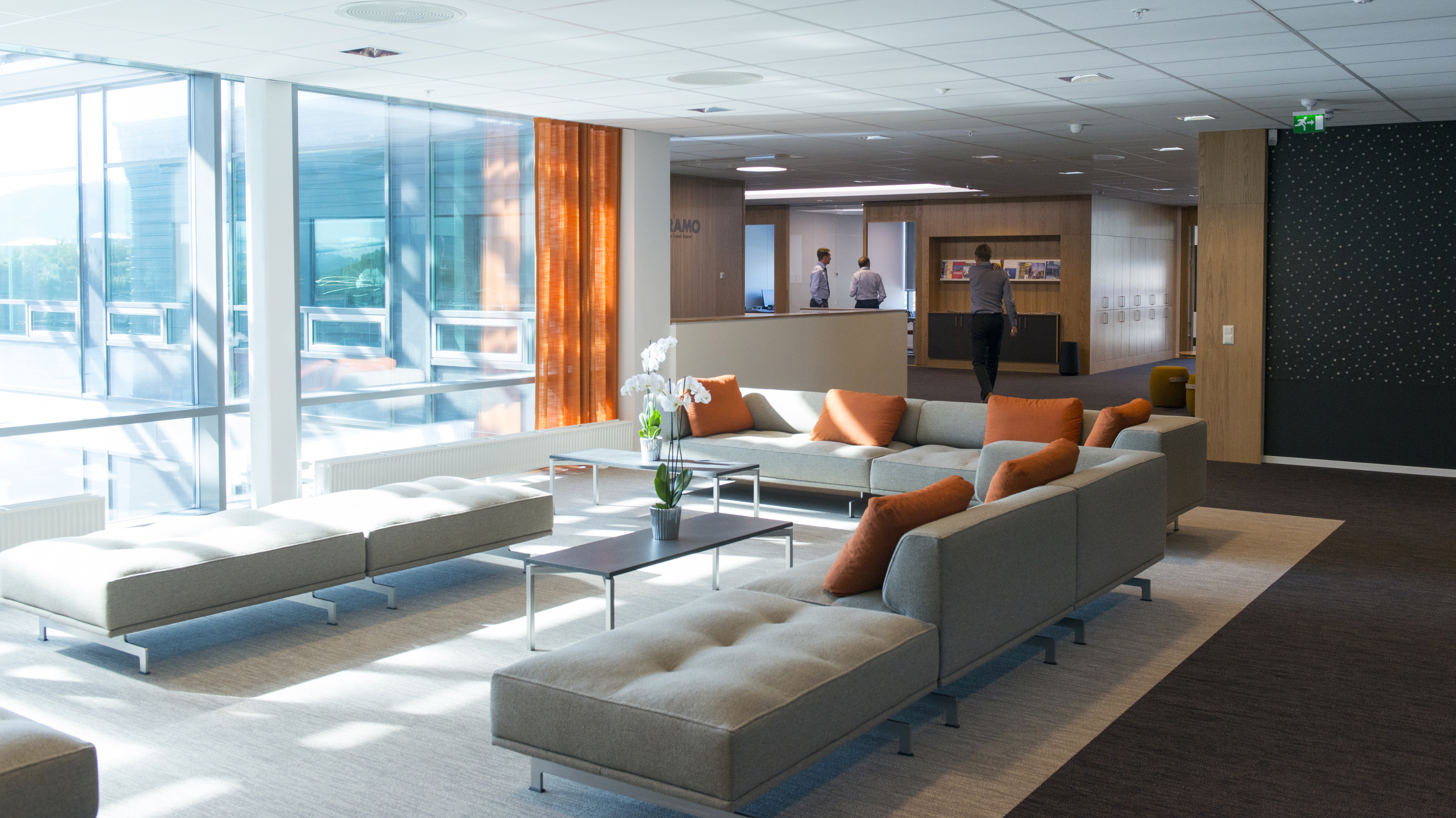 Framo - Med blikket rettet mot havet