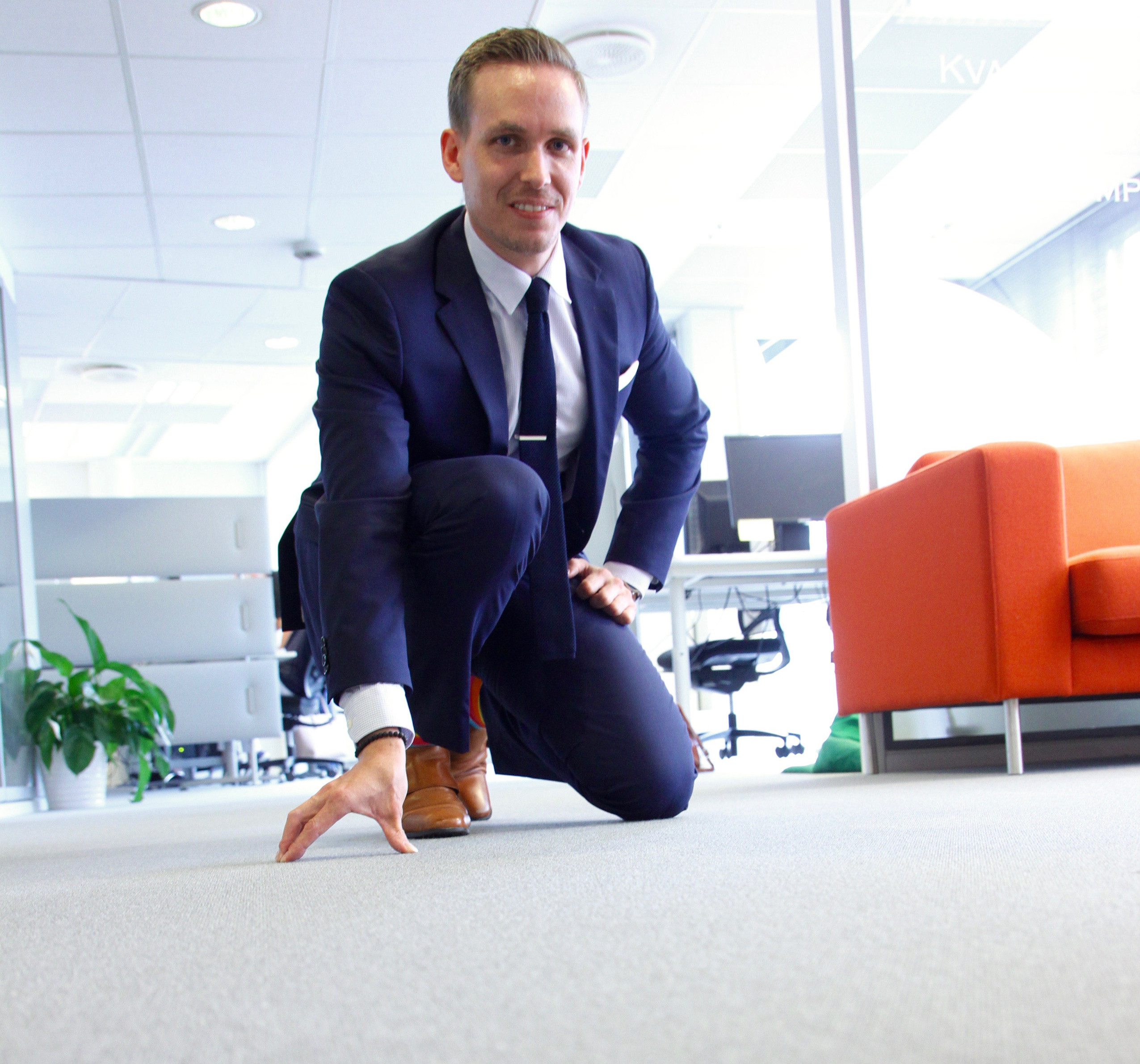 Vi kjøper gulv for millioner