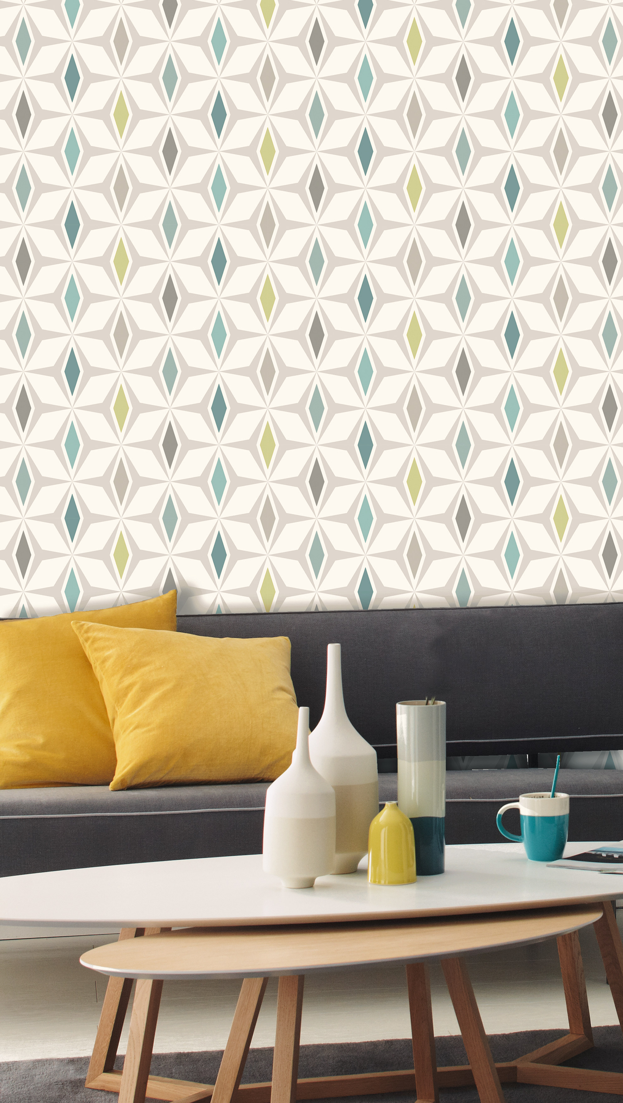 – Det er noe med tapet. Du får en sånn aha-opplevelse når du tapetserer, og rommet bare endrer fullstendig karakter, sier Erik Torp hos Storeys.