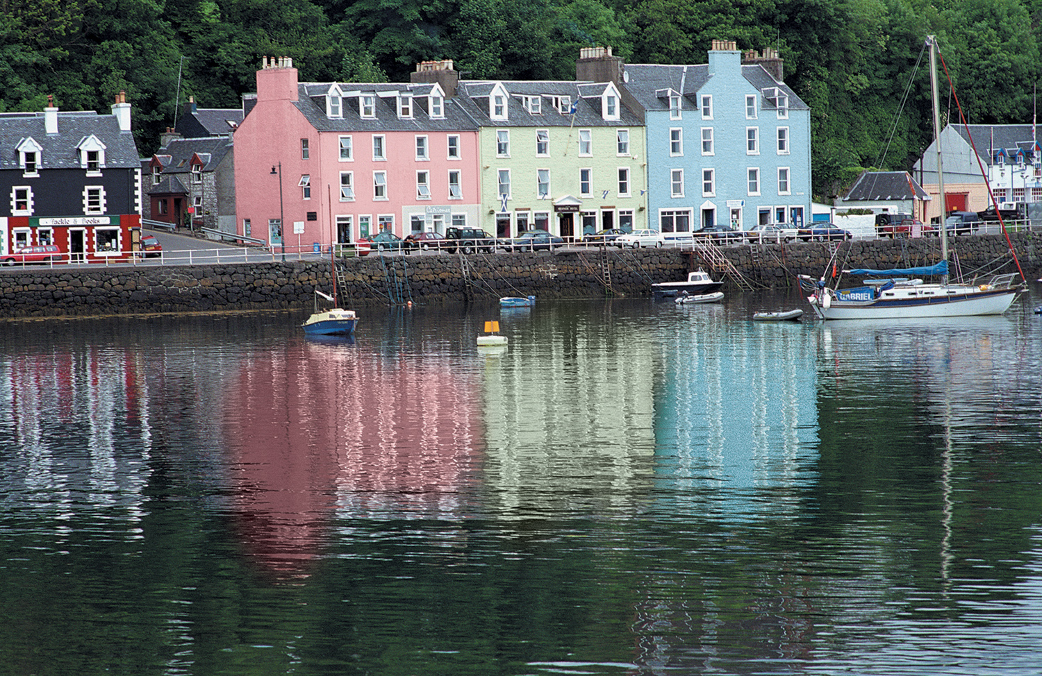 Farger og feste til folket
