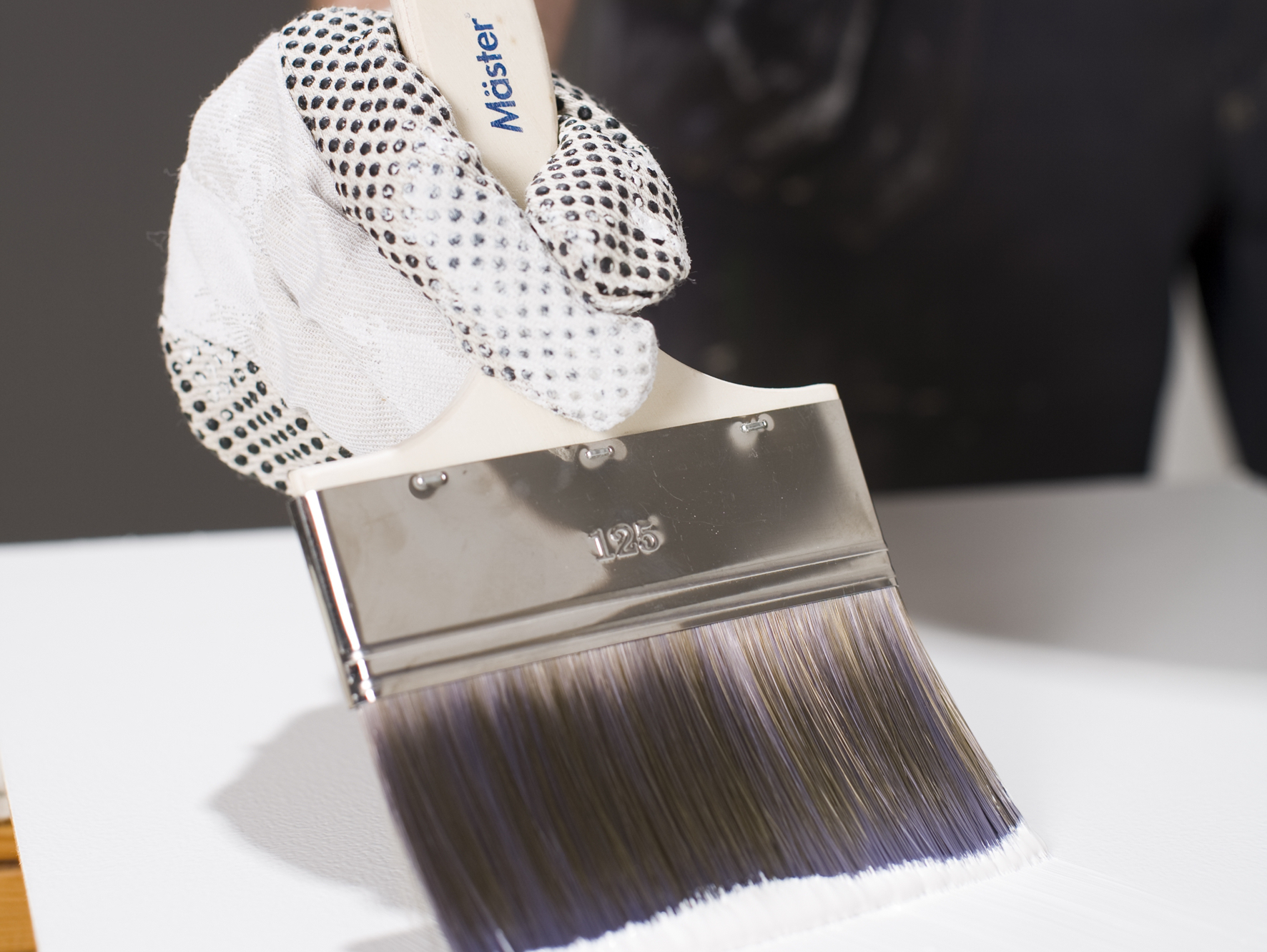 Kan jeg male en oljet benkeplate?