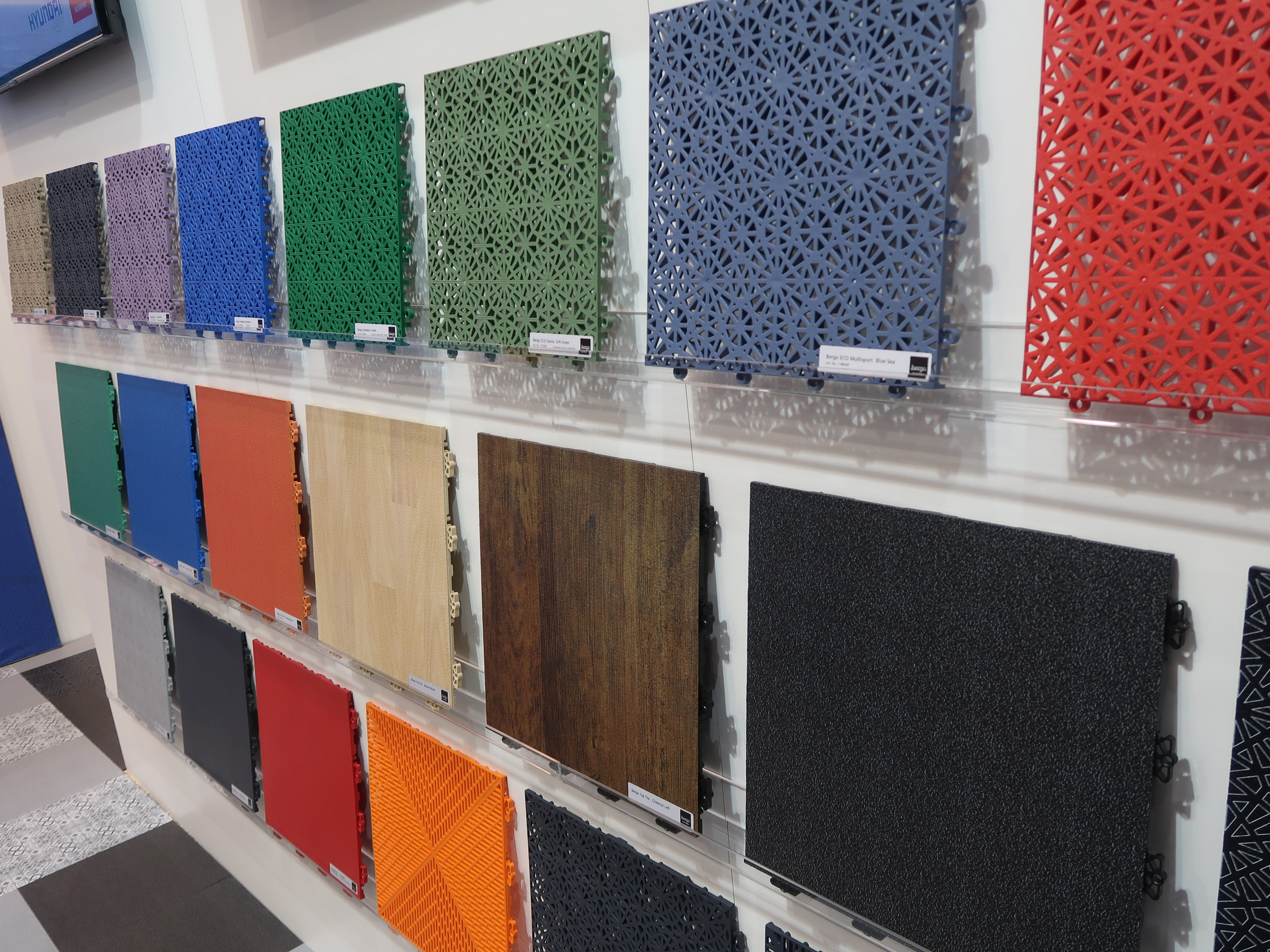 Plastfliser i mange farger