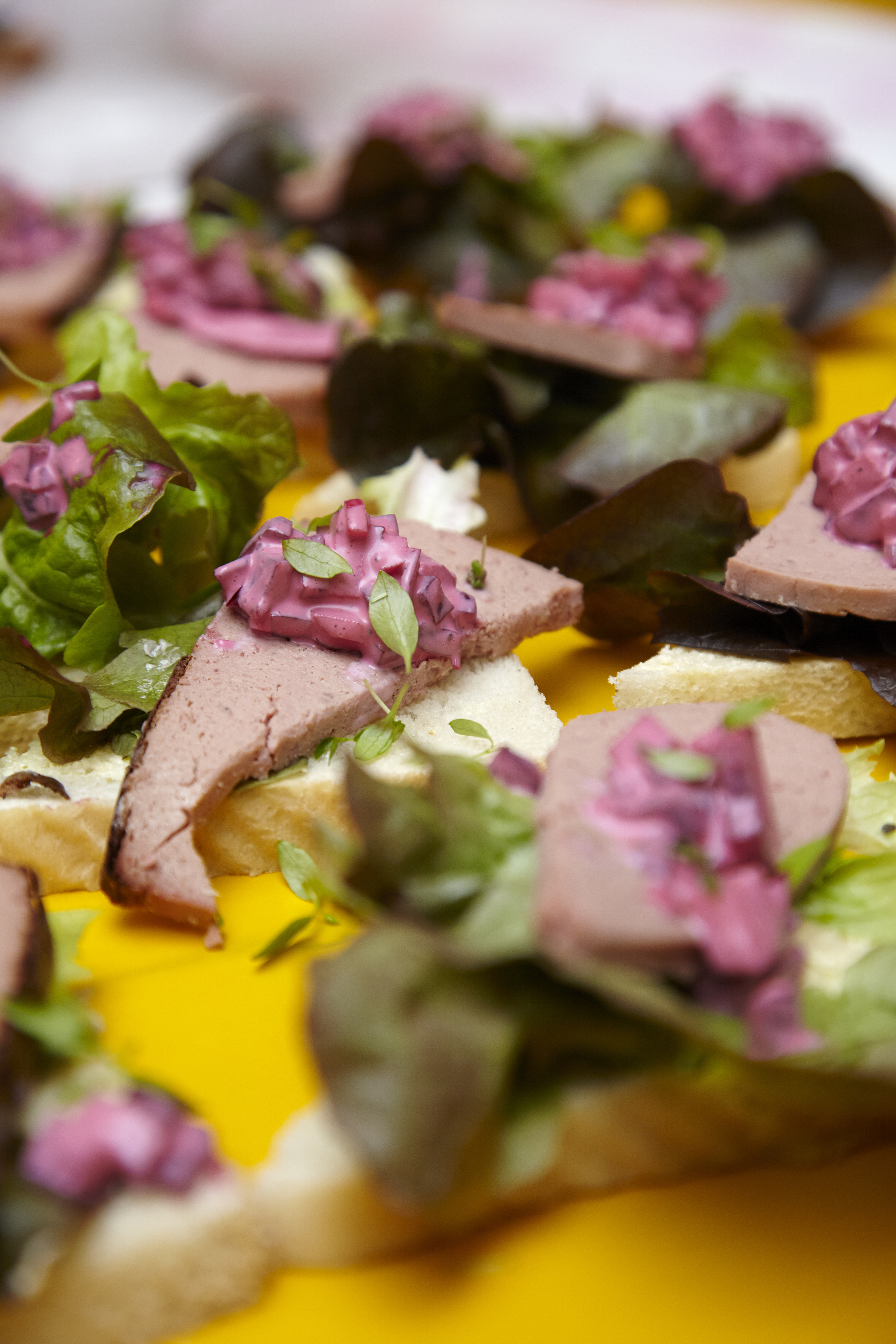 Kokkene fra SULT lot seg inspirere av årets farge.