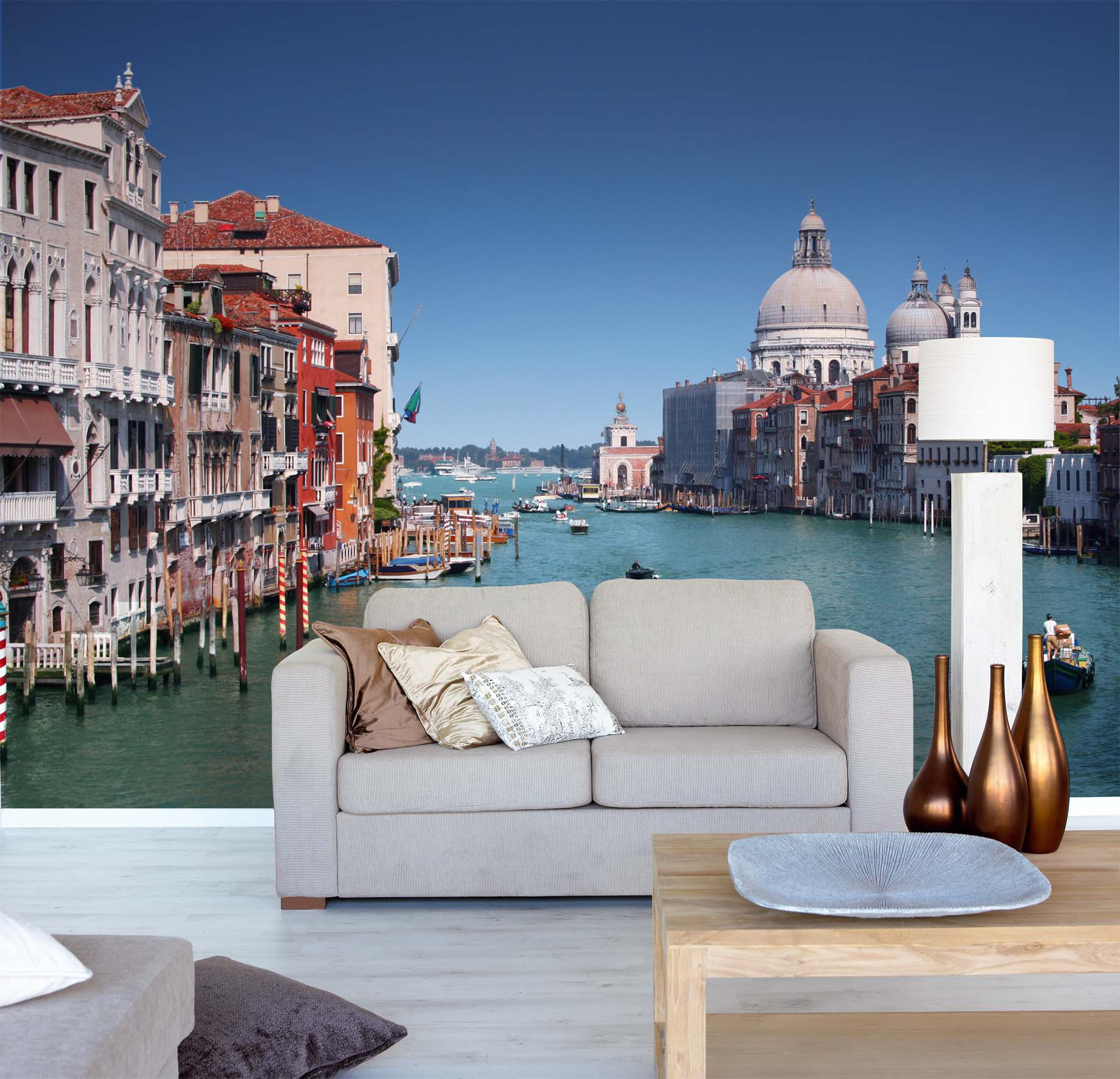 Fototapet popper opp på stadig flere norske vegger.  Man kan kjøpe ferdiglagde tapeter eller designe sine egen tapet utifra egne bilder.