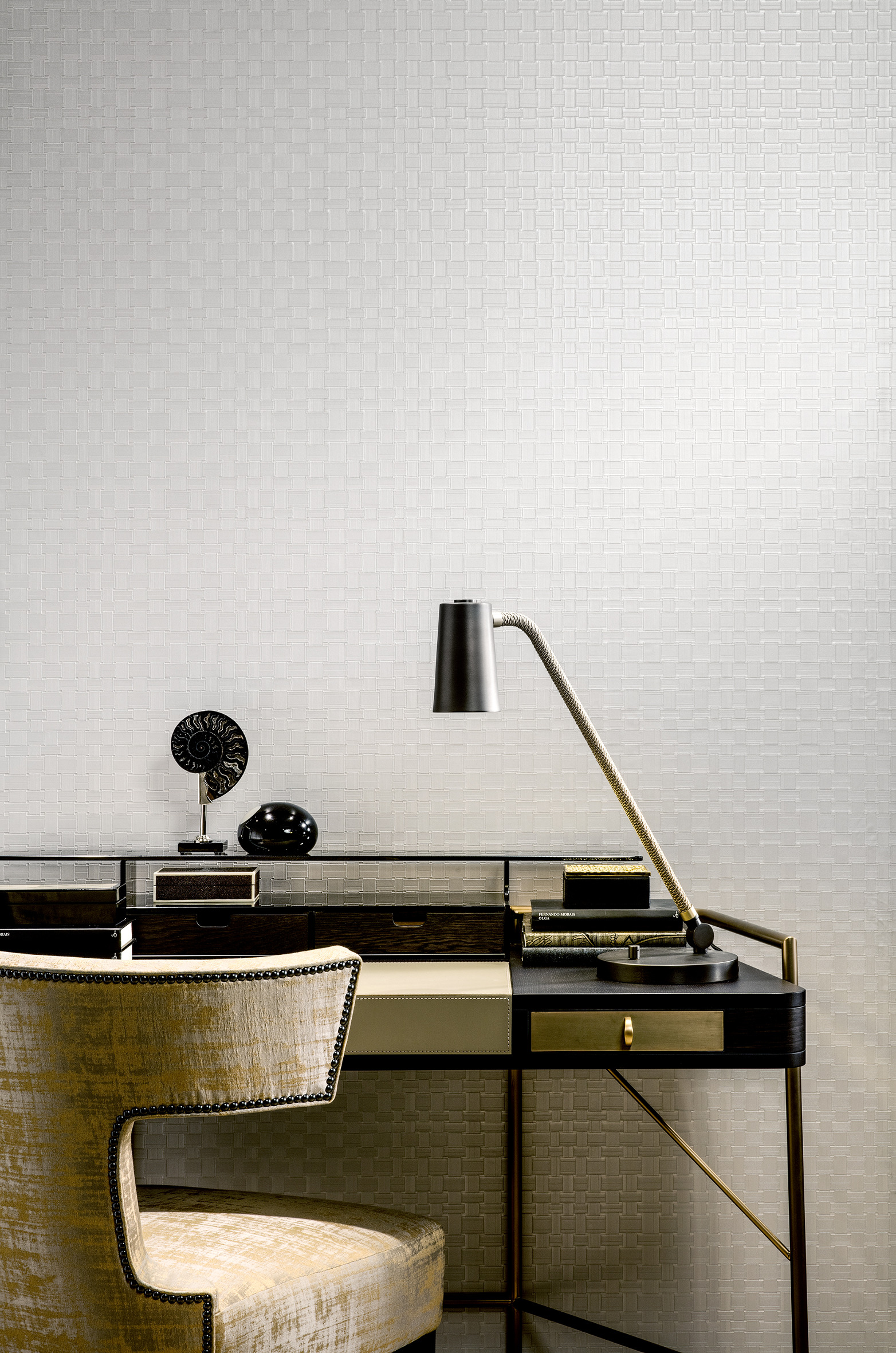 Arbeidsplassen hjemme kan gjøres stilig og elegant med tapet. Tapet fra Green Apple.