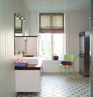 Malt eller beiset panel er en mulighet på bad om rommet er godt ventilert, men det må ikke brukes i våtsonene.