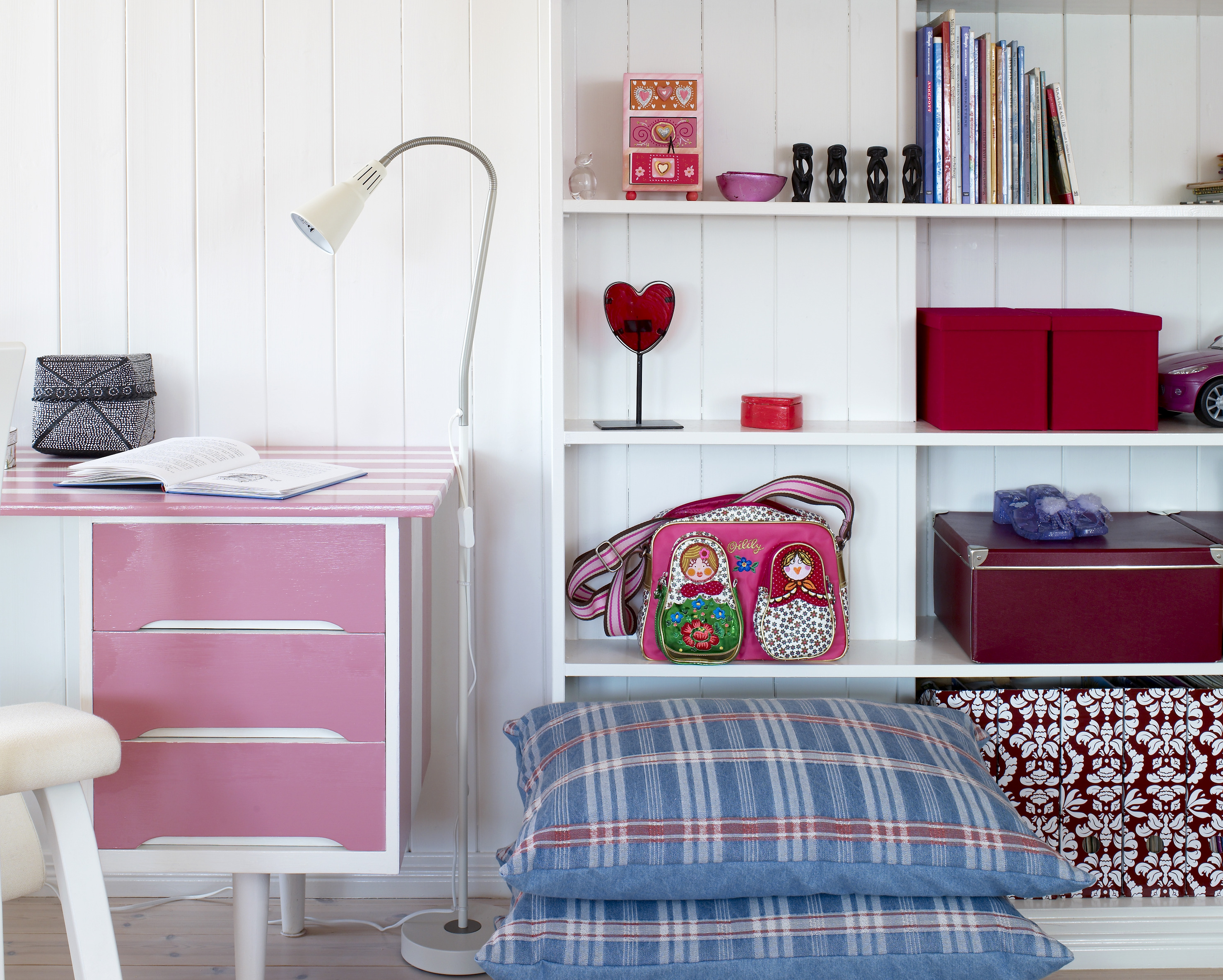 To pikeværelser på rad