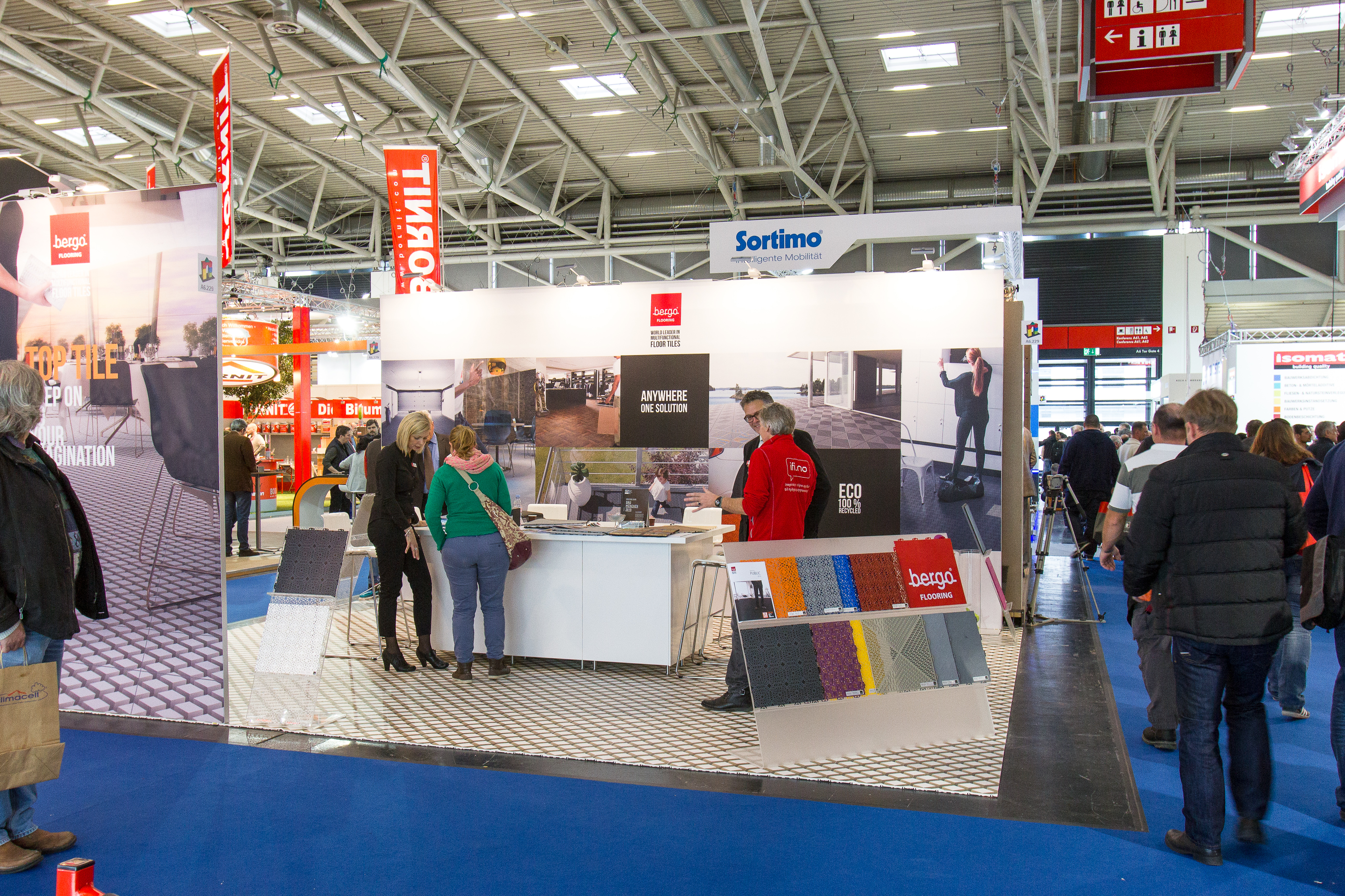 Top Tile ble presentert på den gigantiske messen BAU 2015 i midten av januar.