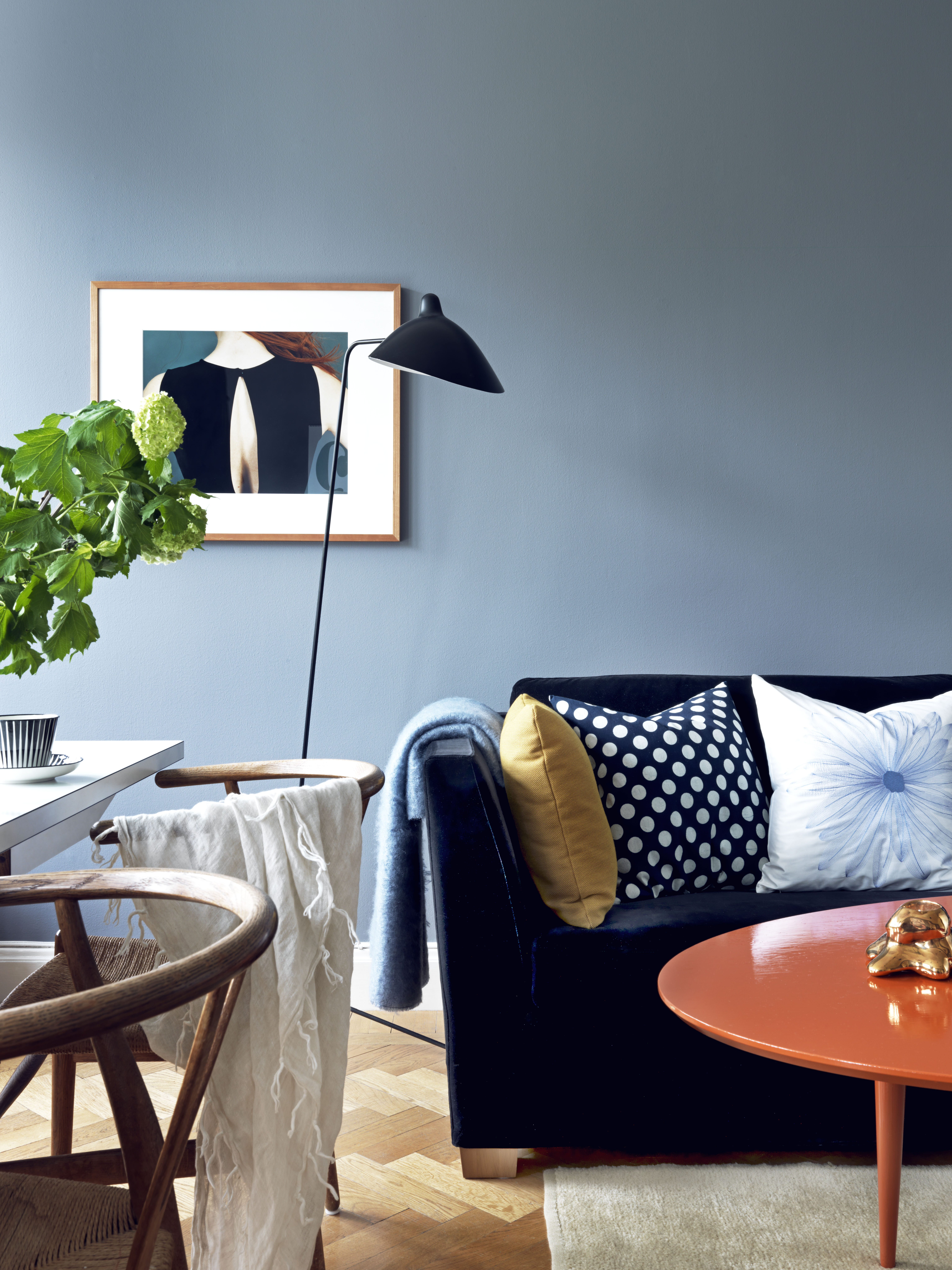 Ikke vær redd for å prøve deg med spreke farger - selv små detaljer kan gi nytt liv til rommet. (Foto: Beckers)