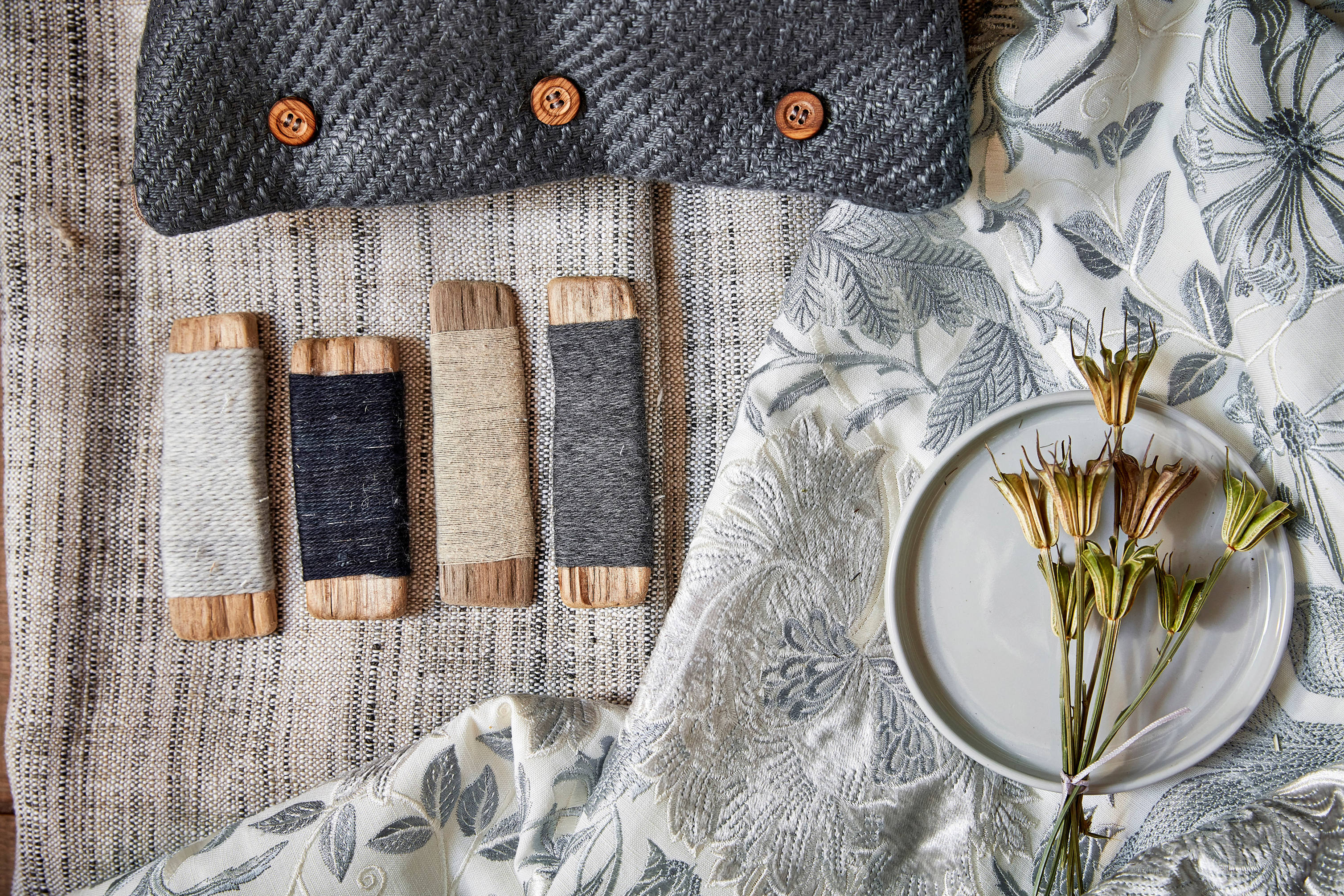 Tekstiler i blått og beige