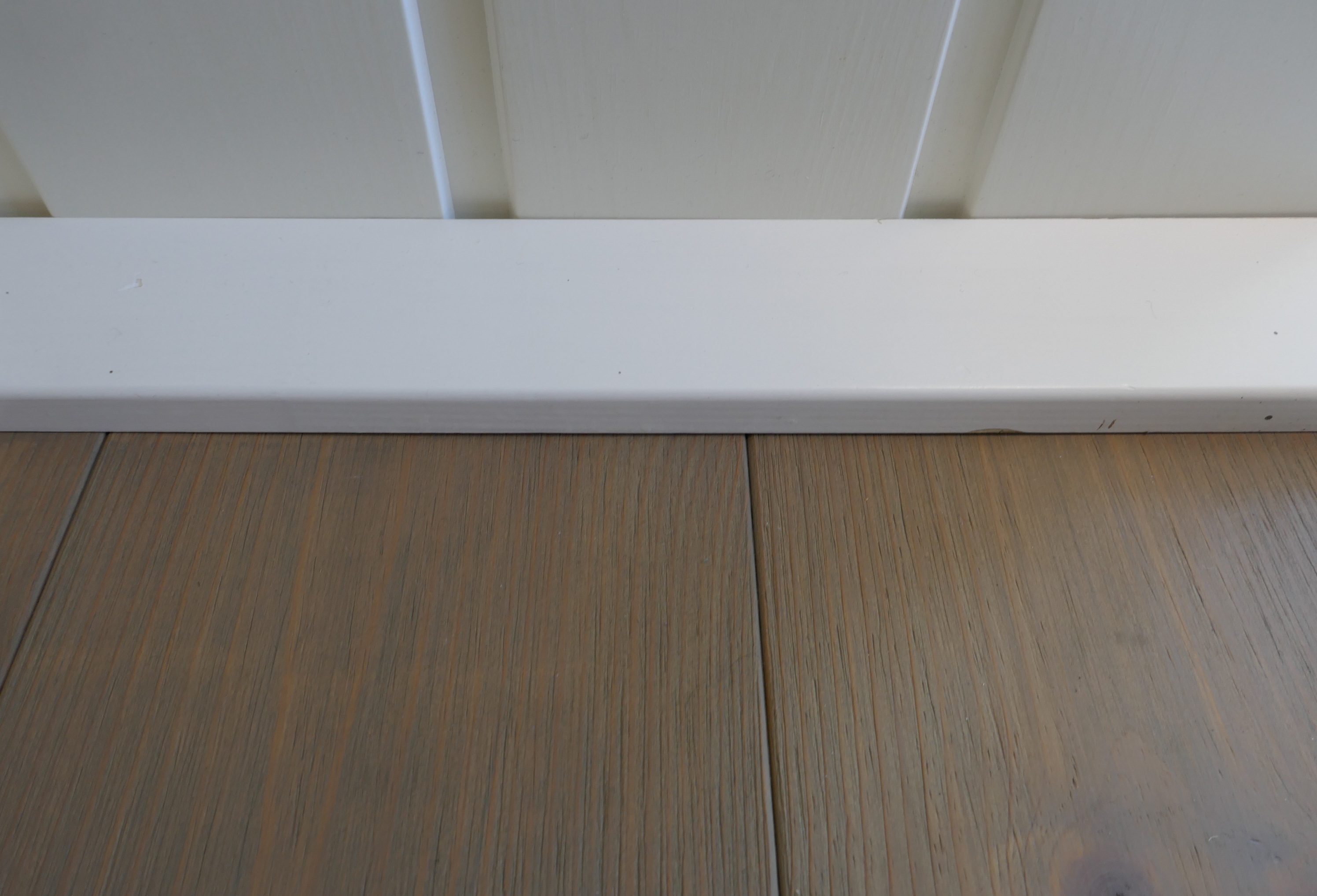 Beiset panel uten skjolder