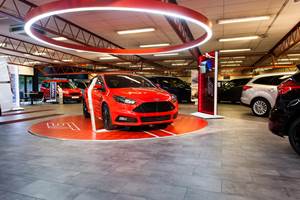 Tredje største: Bergerkrysset Auto på Mysen ble Europas tredje FordStore etter restaureringen i 2015.