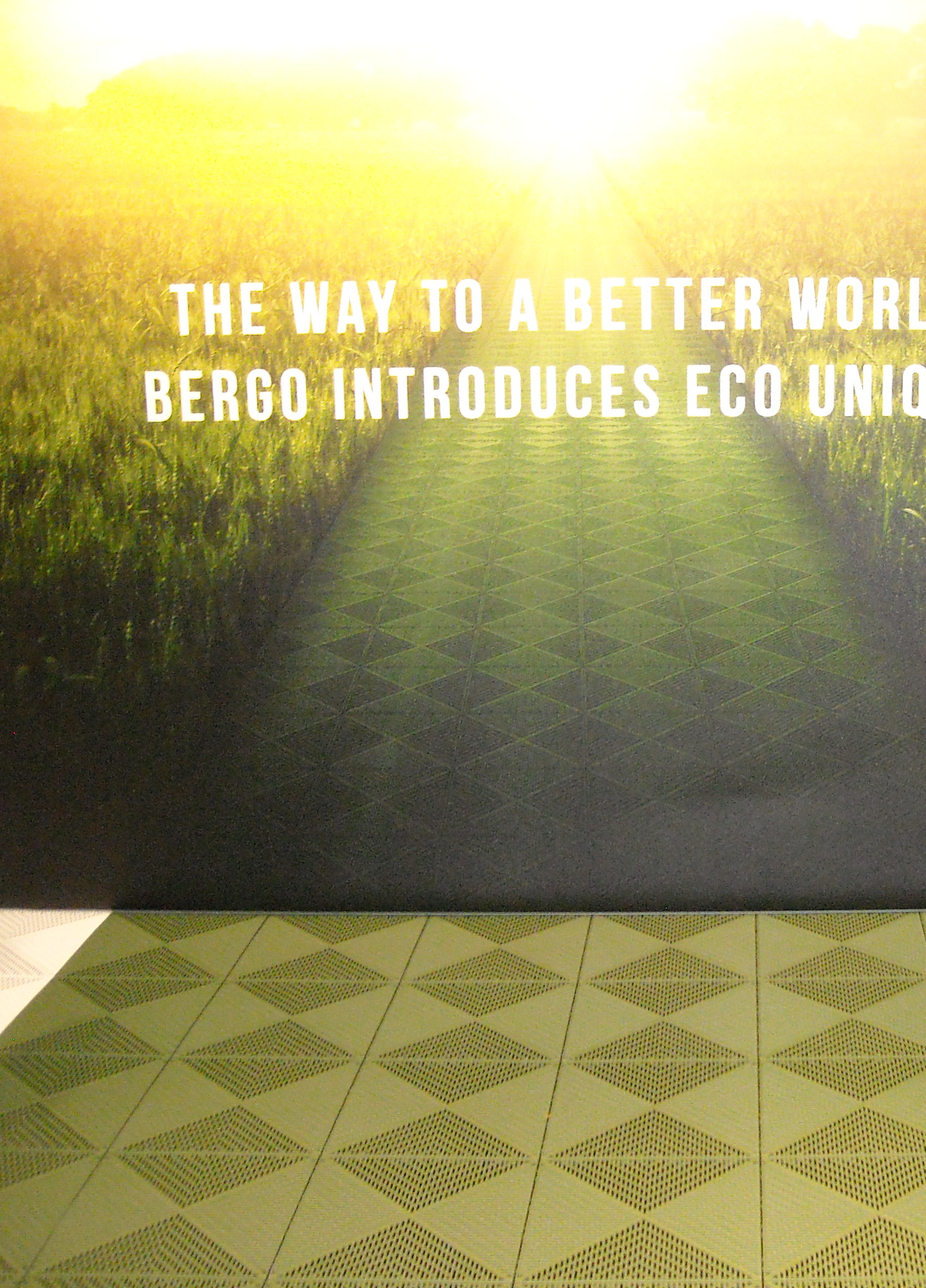 Bergo Unique er et sterkt gulv, med rette linjer og et &aring;pent m&oslash;nster.