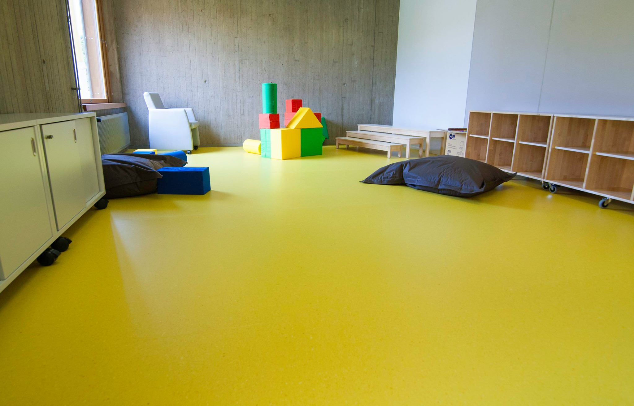 MILJØ PÅ GULVET: Gulvkjempen Ehrenborg lanserer nå et gulv med trinnlyd-dempende egenskaper. Gulvet er også uten  PVC, klor og mykningsmidler. 