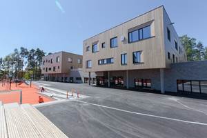 Et imponerende nytt skolebygg sto i høst klar til å ta i mot omkring 800 elever fra 1. til 10. klasse på Bjørnsletta i Oslo.