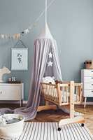BLÅTT SOVEROM: Den blå BØLGE passer fint som veggfarge på soverom, både til barnerommet og foreldrenes rom.    