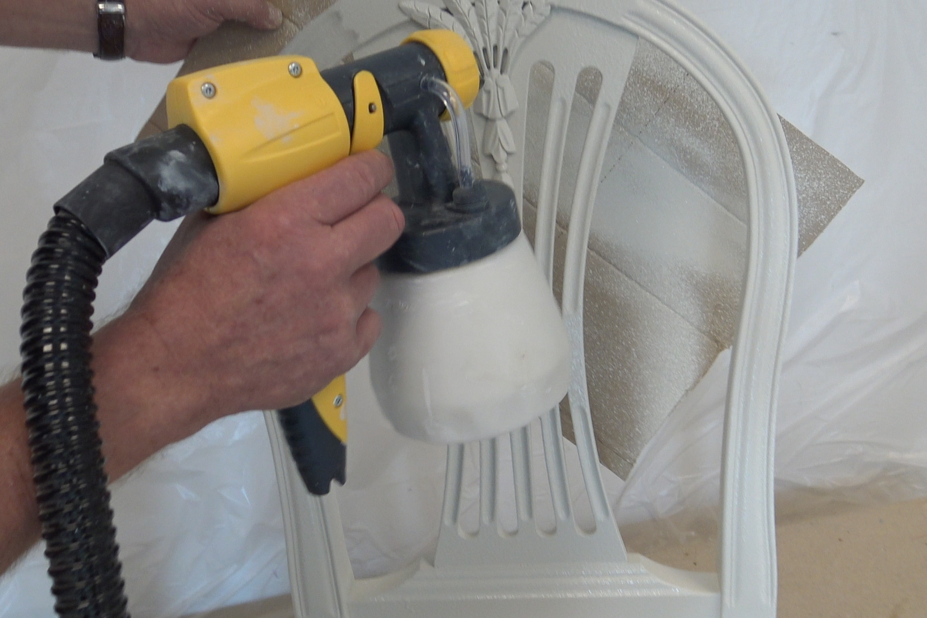 papp-plate som hindrer malingsøl.