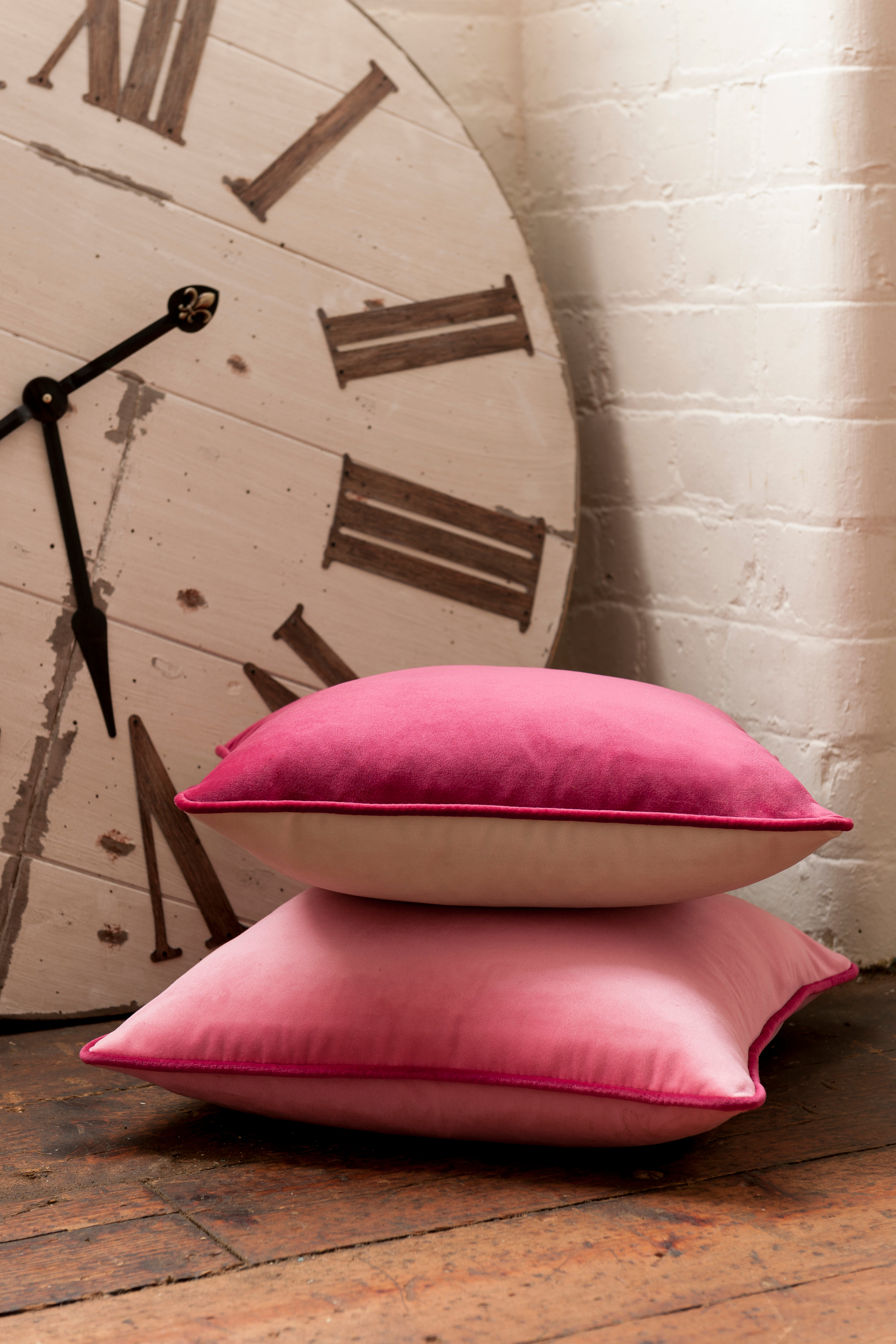 Velur er ingen klokke, men et mykt og behagelig tekstil som flere av oss bare må ha.