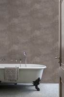 Mange ønsker betonglook i hjemmet for tiden. Med våtromstapet kan du få den røffe stilen inn på badet.
