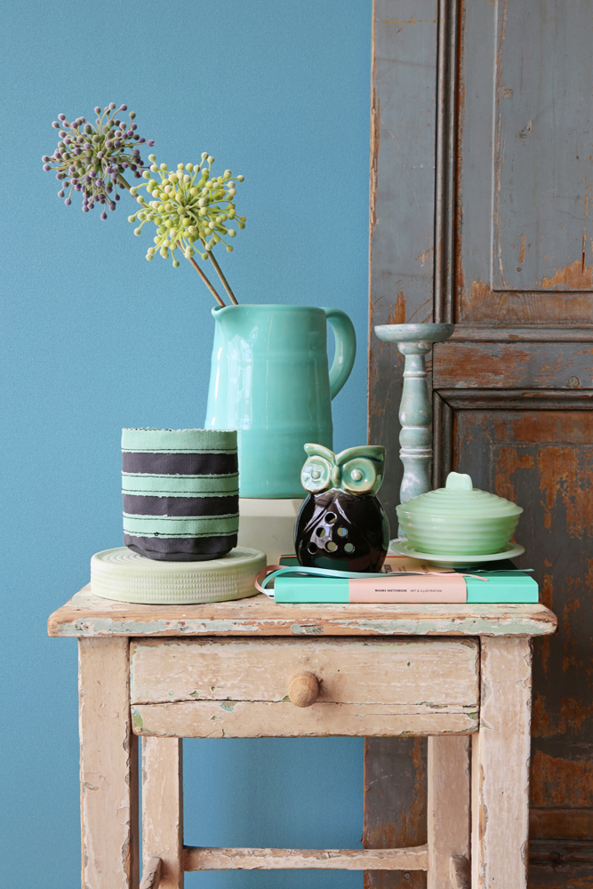 Det finnes også ensfarget, blå tapet som kan gjøre susen. Dette er en fibertapet fra Borges vårnyhet Colourline, som er ute i butikkene i midten av februar.