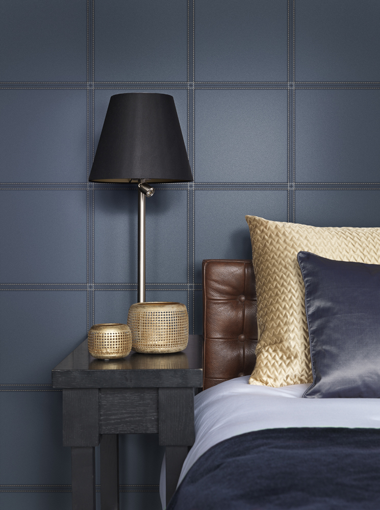 Hotellstilen er mørk og elegant. Her er et tapet fra Borges nyhet Cosmopolitan med en androgyn skinnimitasjon som må kjennes.