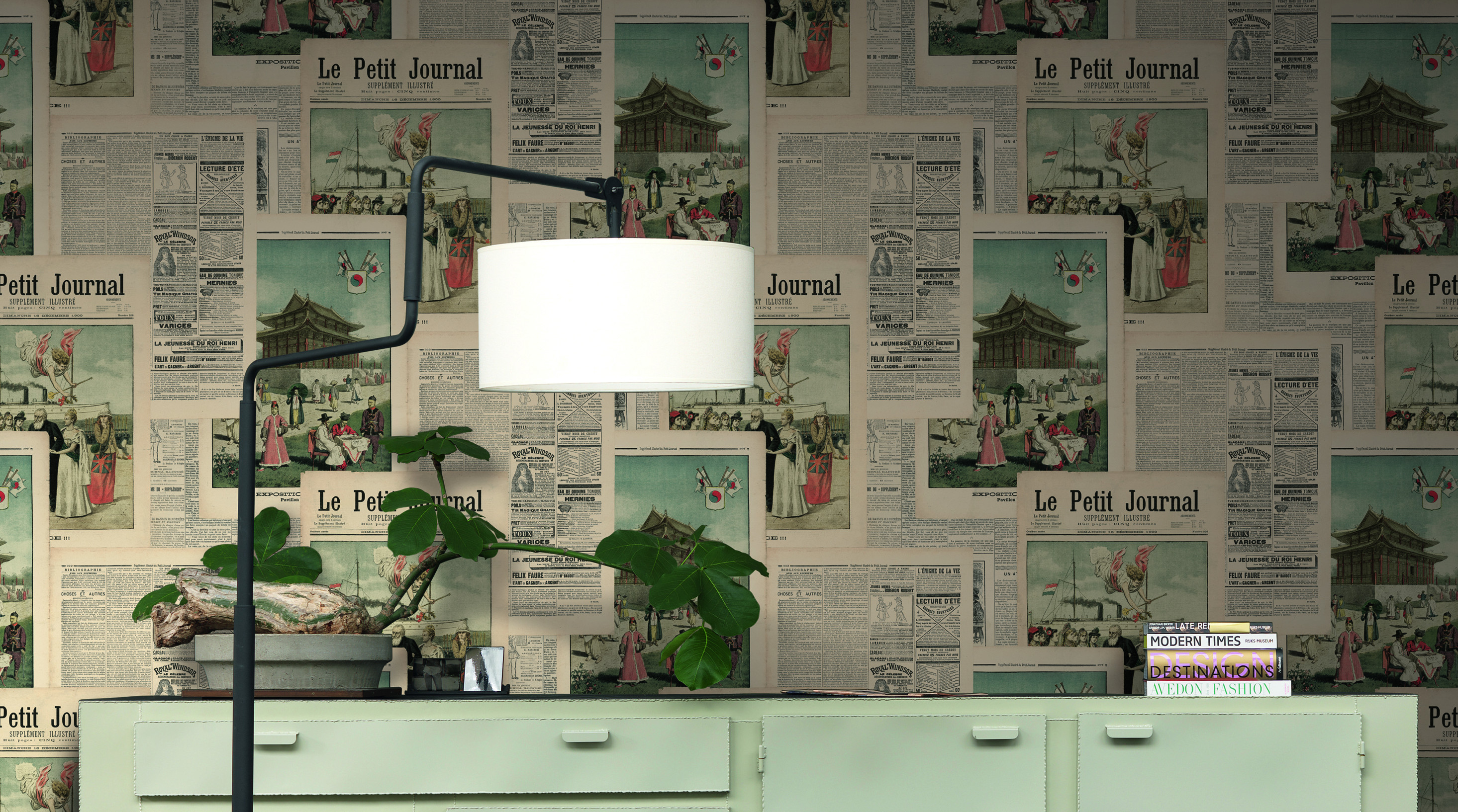 ILLUSTRERT: Her er lydnivået litt høyere og vi fornemmer suset fra gatemiljø og tonene fra franske «chansons». Tapet: Factory Style fra Finndintapet.no.