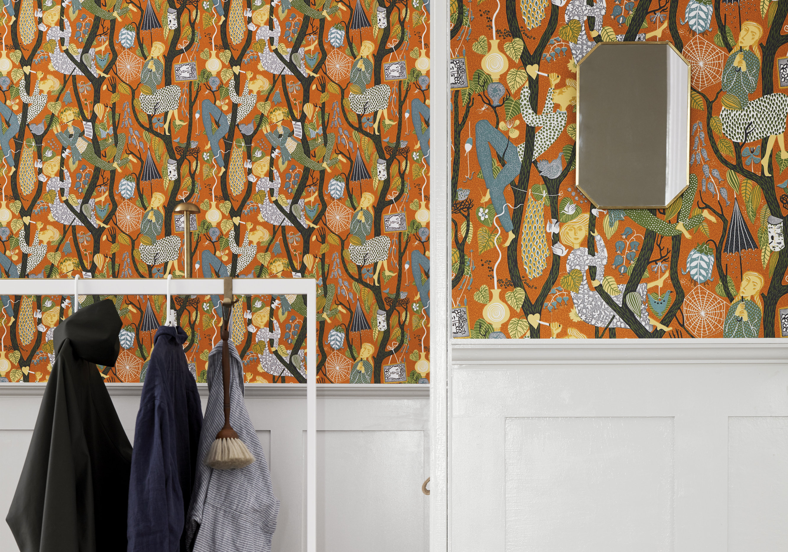 FRISKT: Du kan skape både elegante, stilige og mer lekne interiør med oransje. Tapet fra Borge.