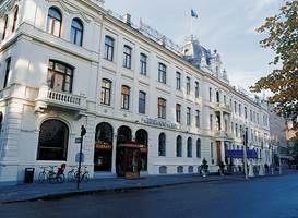Etter flere tiår i skyggen av Royal Garden, reiste Britannia Hotell i Trondheim seg i 2001 som en fugl Fønix.  Et stort konferansebygg sto ferdig, praktfullt integrert med det gamle ærverdige og nyrestaurerte hotellet fra 1897.