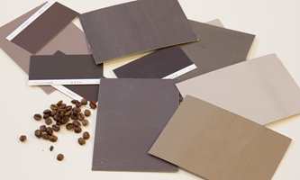 <b>KAFFE:</b> Fargen på kaffebønner er brun. Blander vi den med ulike mengder fløte får vi en velkjent fargepalett. 