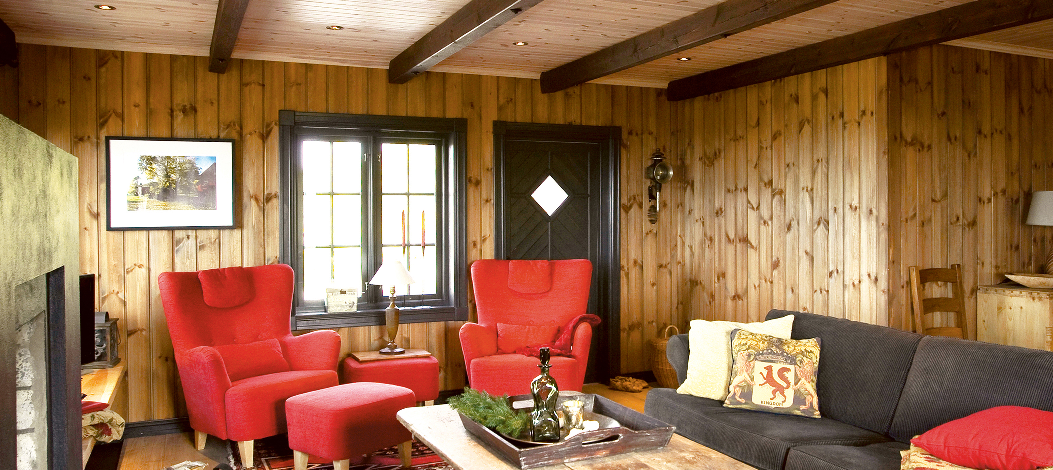 Ny hytte med gjennomførte overflater