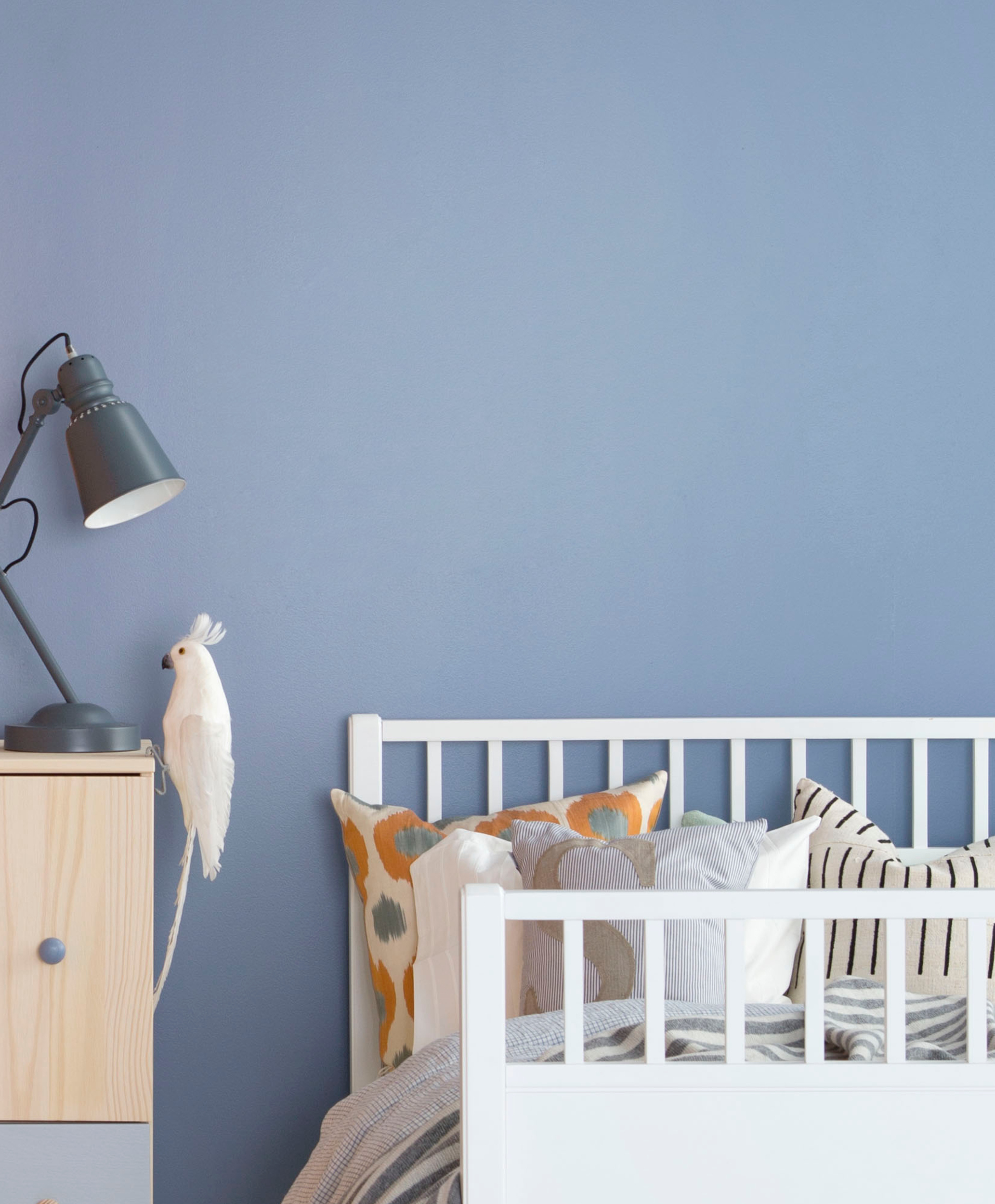 Selv om gult er kult, går det fremdeles mye i blåtoner på gutterommet.