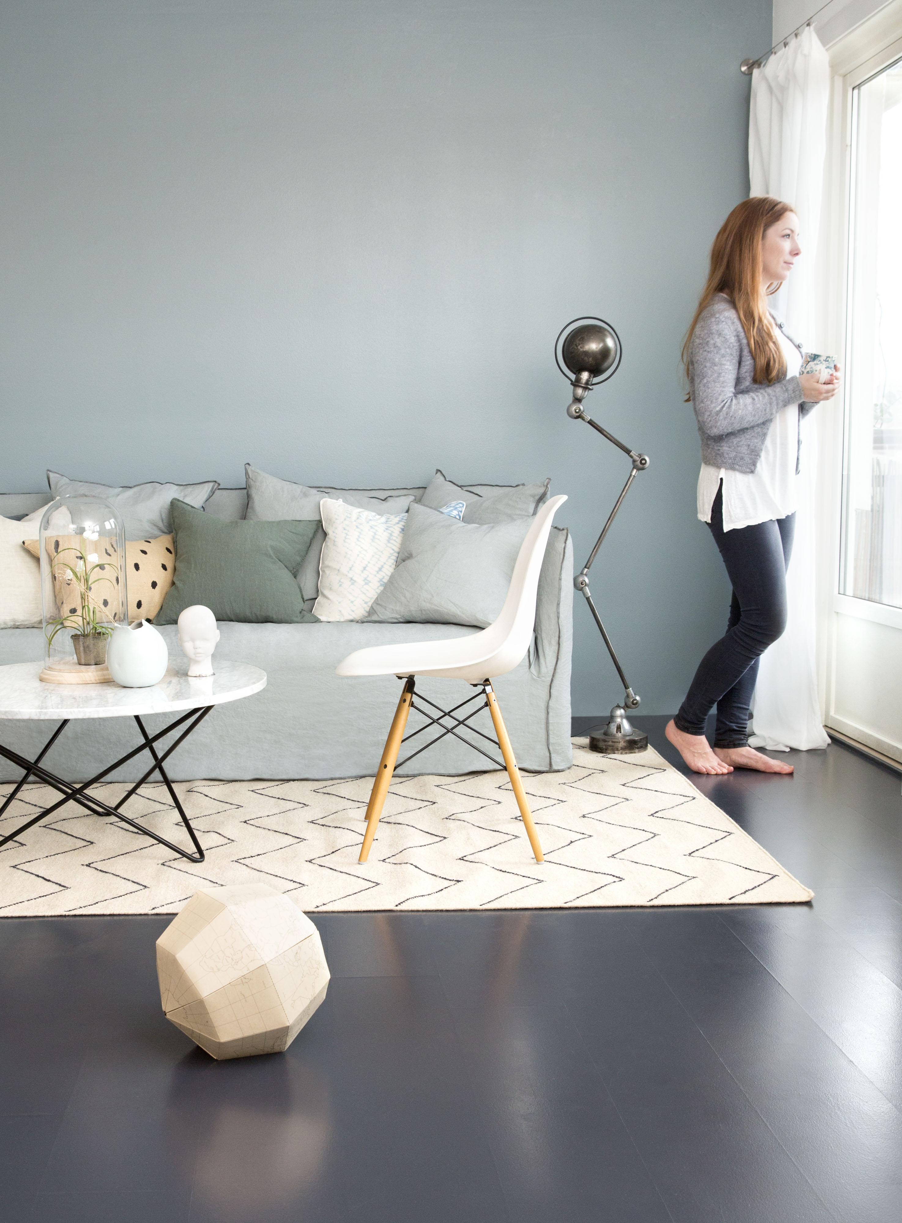 Stor forandring med små midler - en vegg som males i en ny farge gir et helt nytt rom. (Foto: Butinox)