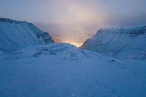 <br/><a href='https://www.ifi.no//sa-lyset-i-longyearbyen'>Klikk her for å åpne artikkelen: Så lyset i Longyearbyen </a>