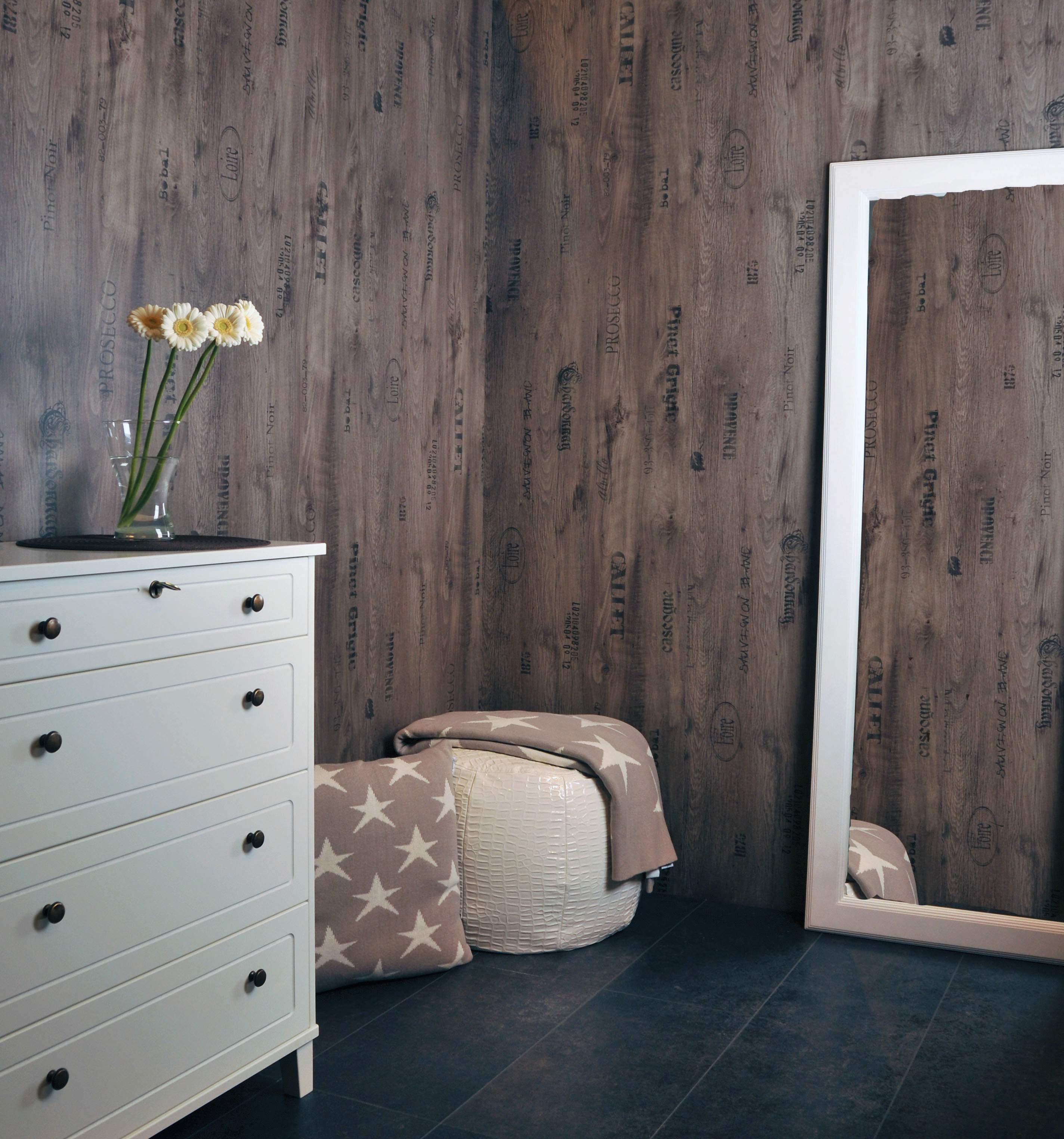 Ferdigtapetserte plater