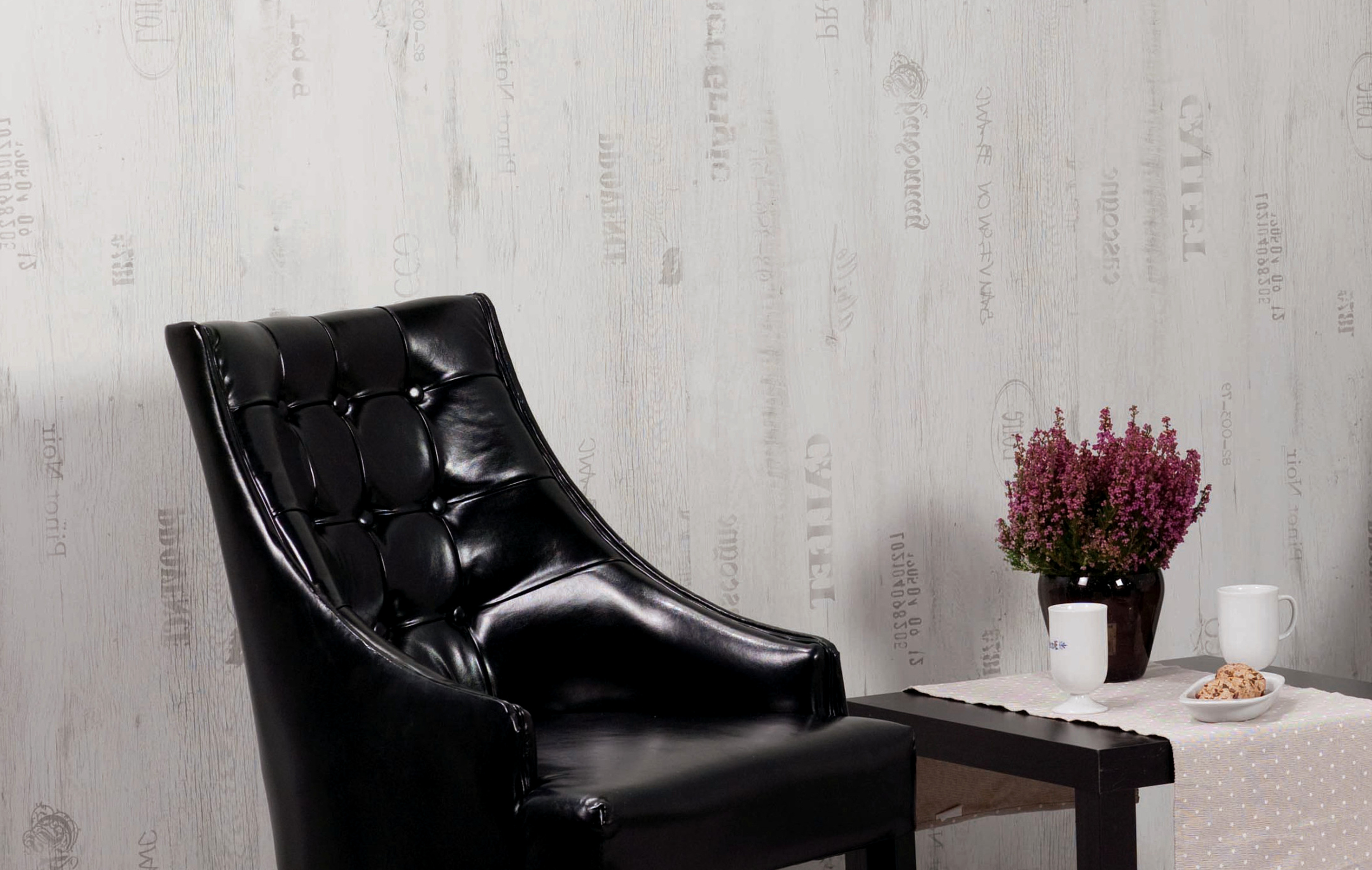 Få veggen ferdig tapetsert