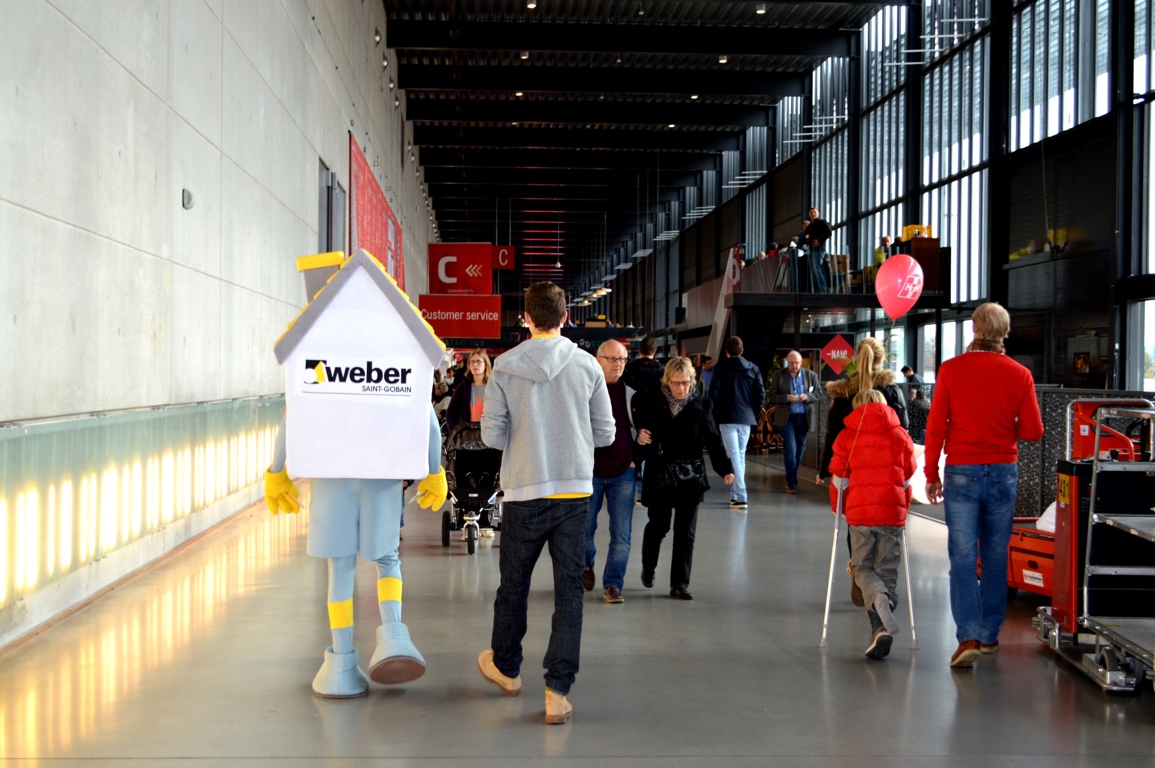 Stappfullt på Bygg Reis Deg