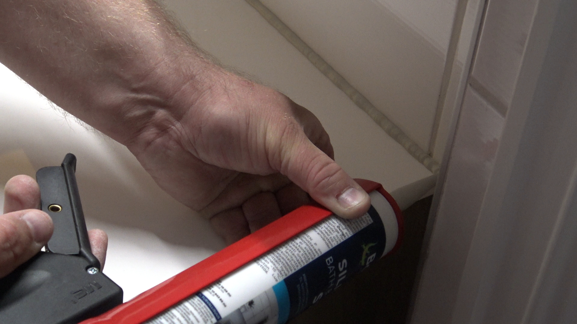 Slik bytter du silikonfugene på badet