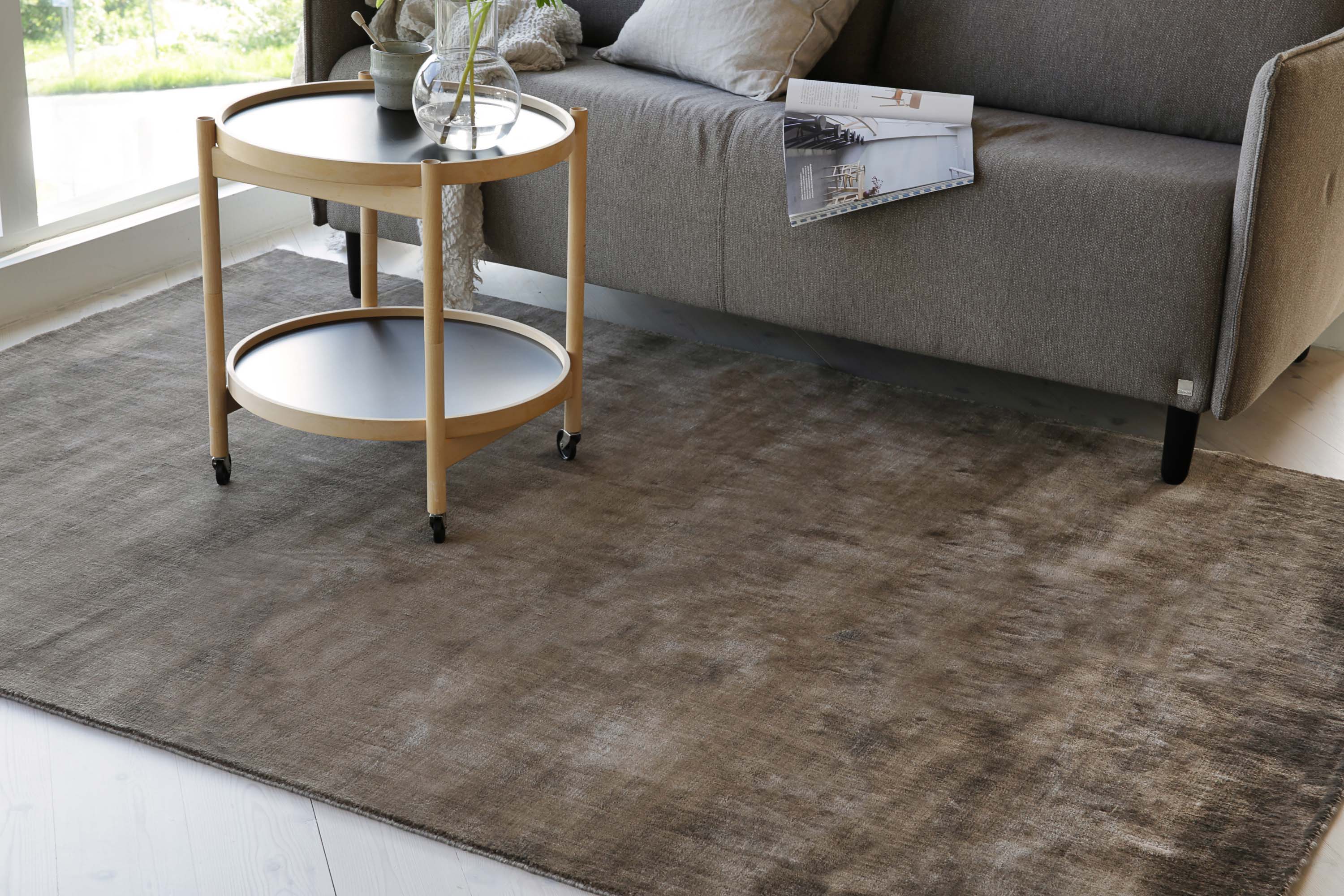 Brunt og beige er på vei inn i norske interiør. 