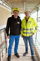Olaf Rimstad fra leverandøren Deco Systems har levert spesialtilpassede fasadeutsmykninger til et rehabiliteringsprosjekt i Oslo. Fasaden er pusset opp av Thorendahl AS, der Ingvar Røang er daglig leder. 