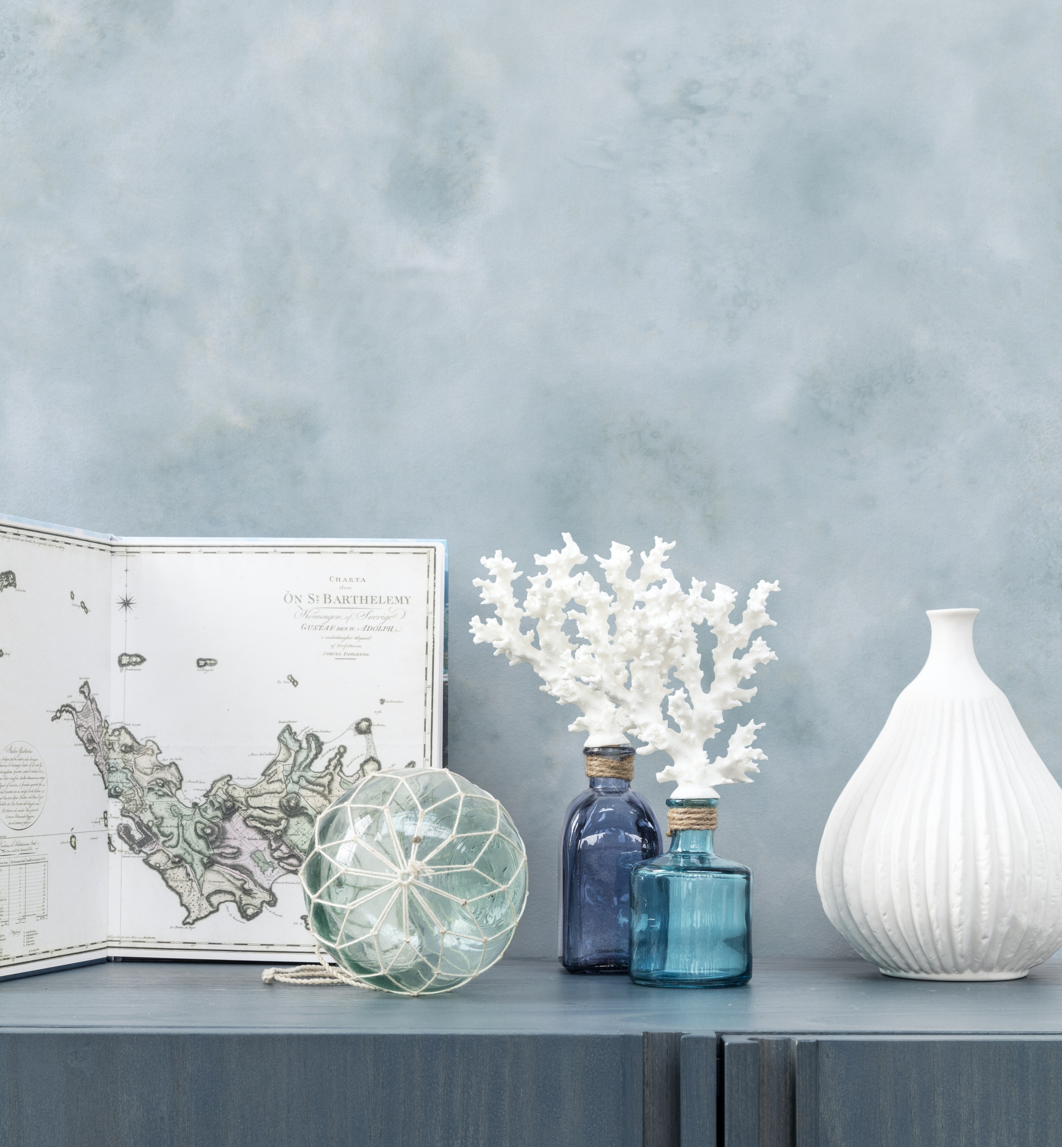 SOLFYLT: I kolleksjonen Celine Ocean fra Decor Maison gir designene assosiasjoner til solfylte dager. Det tåler også godt sol med merkingen sol +. Føres av Storeys.